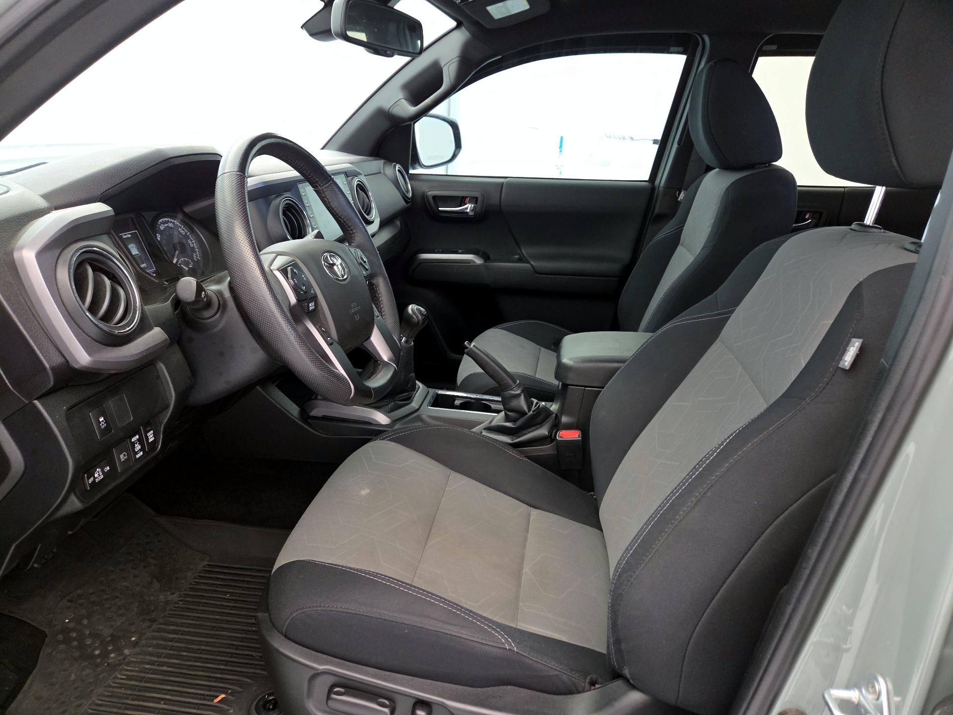 Thumbnail: 2022 Toyota Tacoma - 11