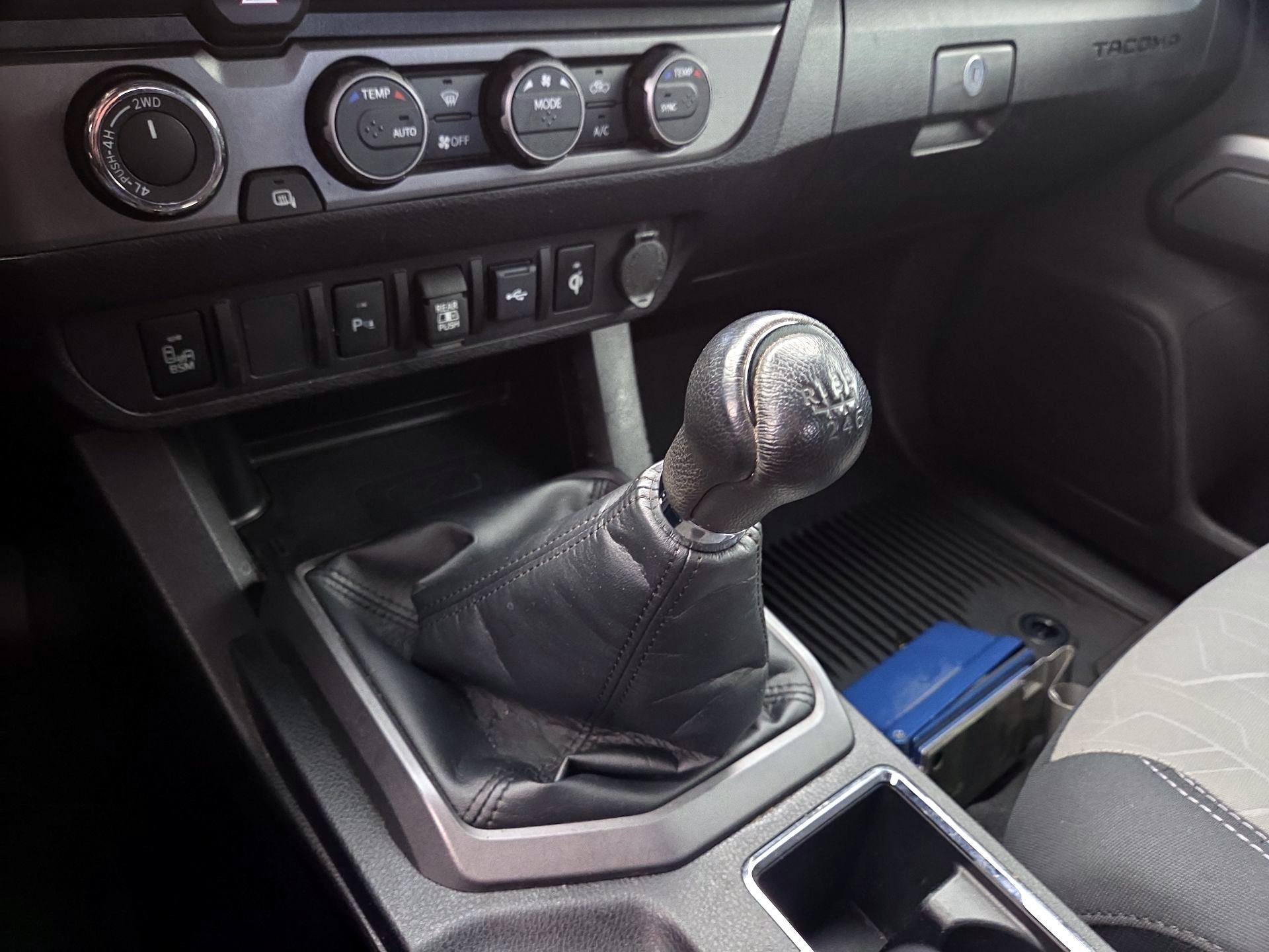 Thumbnail: 2022 Toyota Tacoma - 17