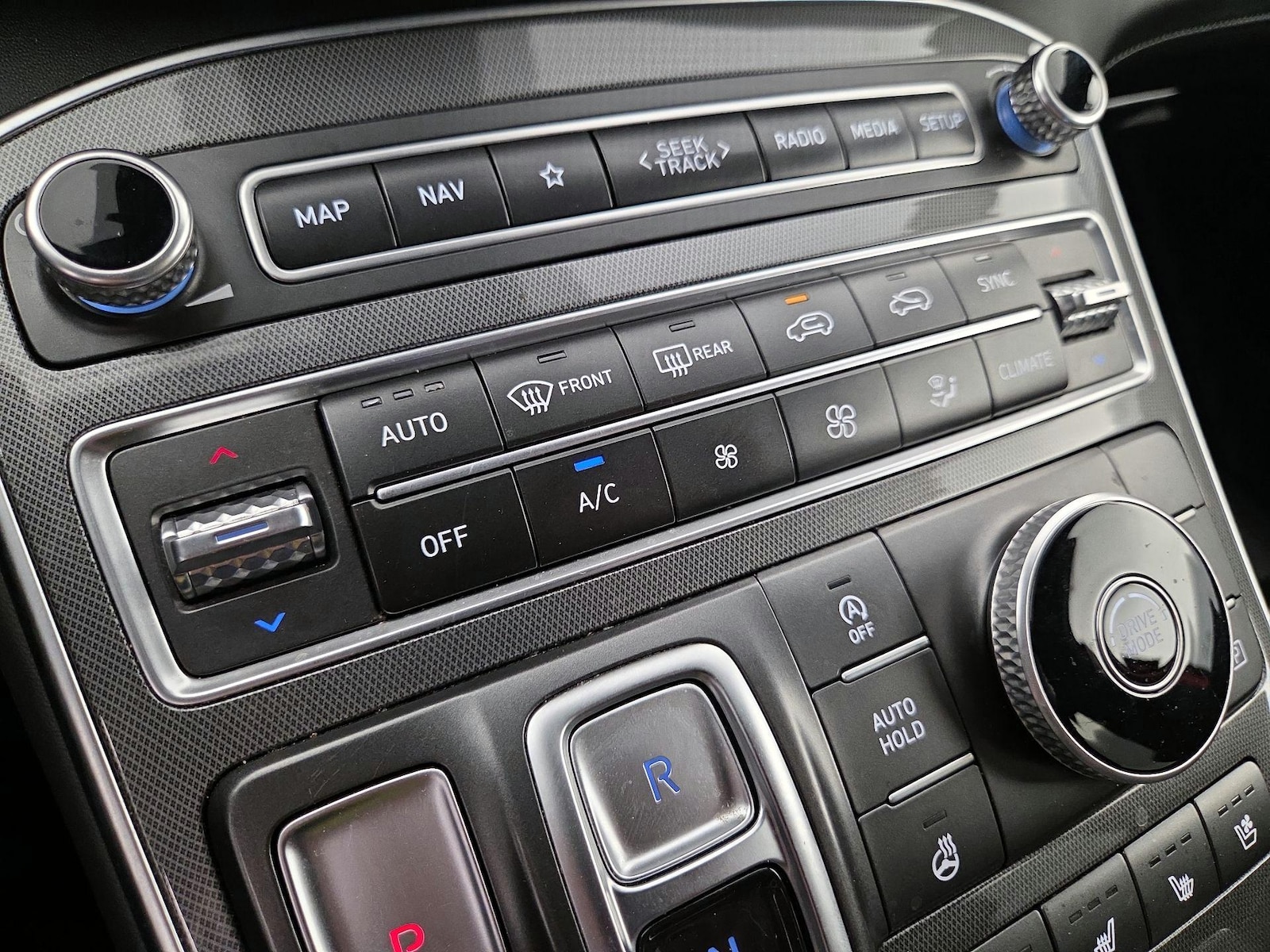 2023 Hyundai Santa Fe Calligraphy - Photo 17
