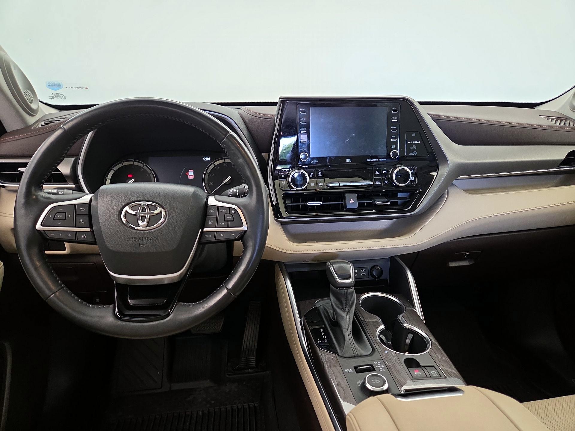 Thumbnail: 2022 Toyota Highlander - 9