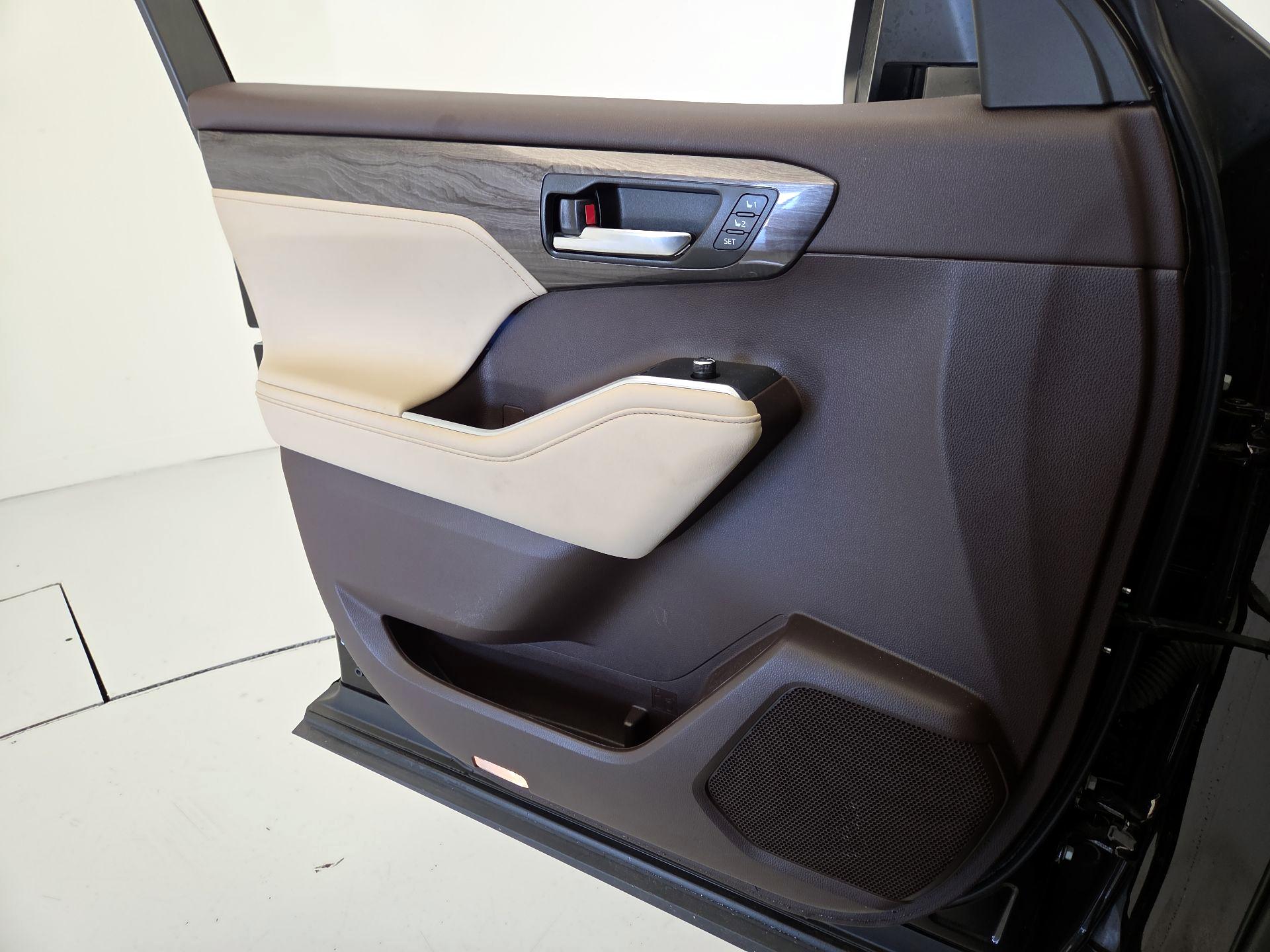 Thumbnail: 2022 Toyota Highlander - 12