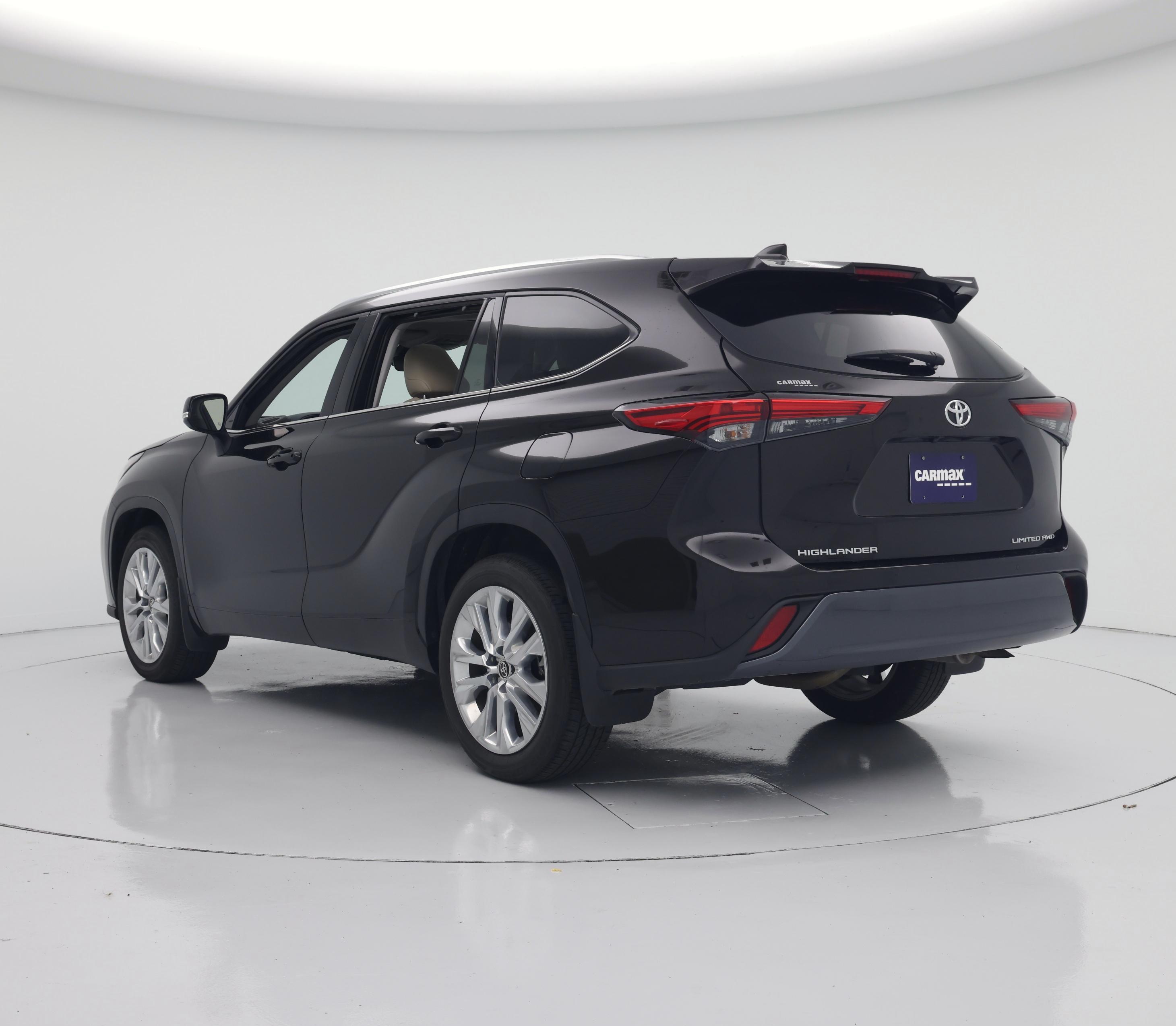 Thumbnail: 2022 Toyota Highlander - 2