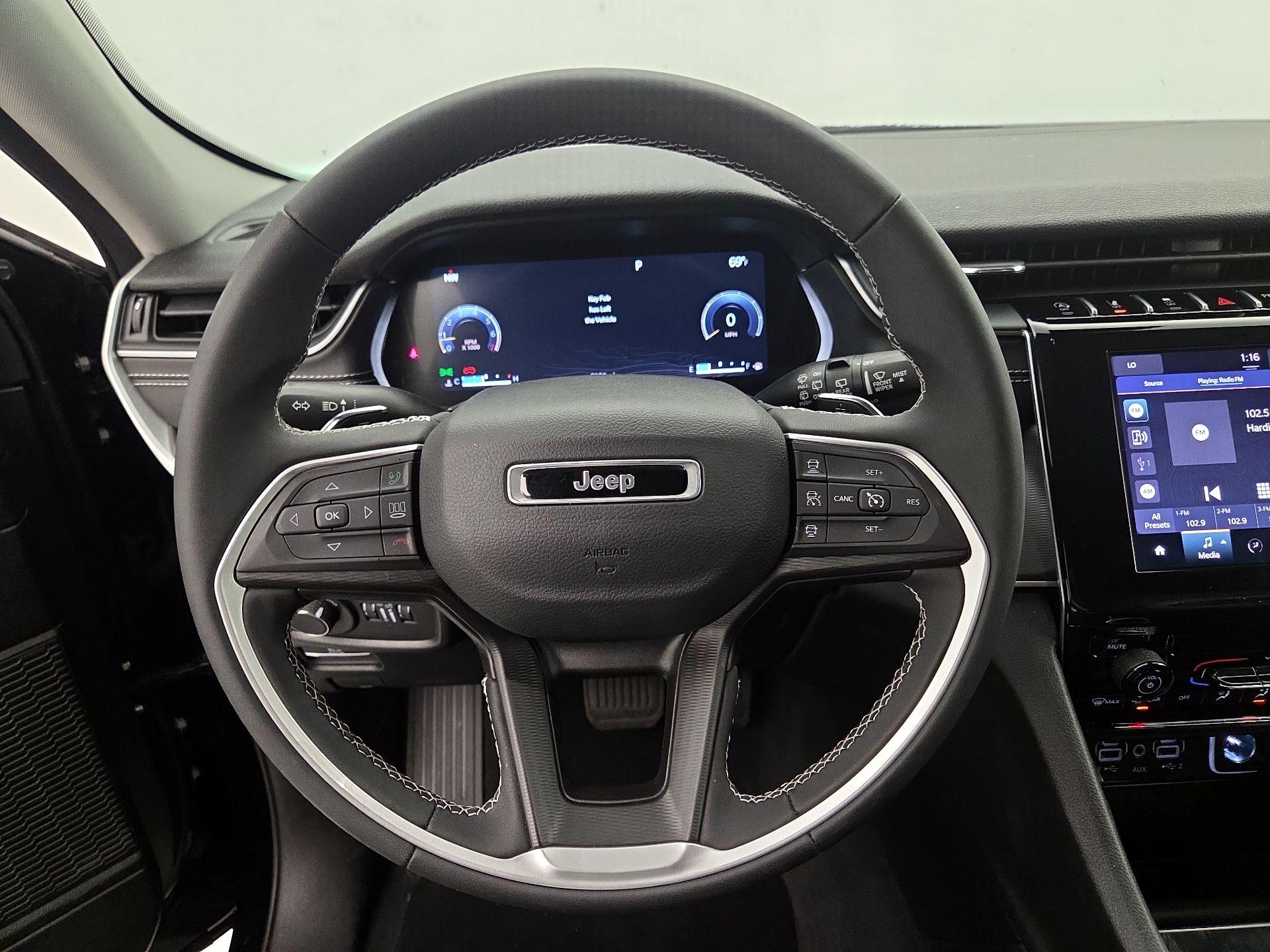 Thumbnail: 2023 Jeep Grand Cherokee - 10