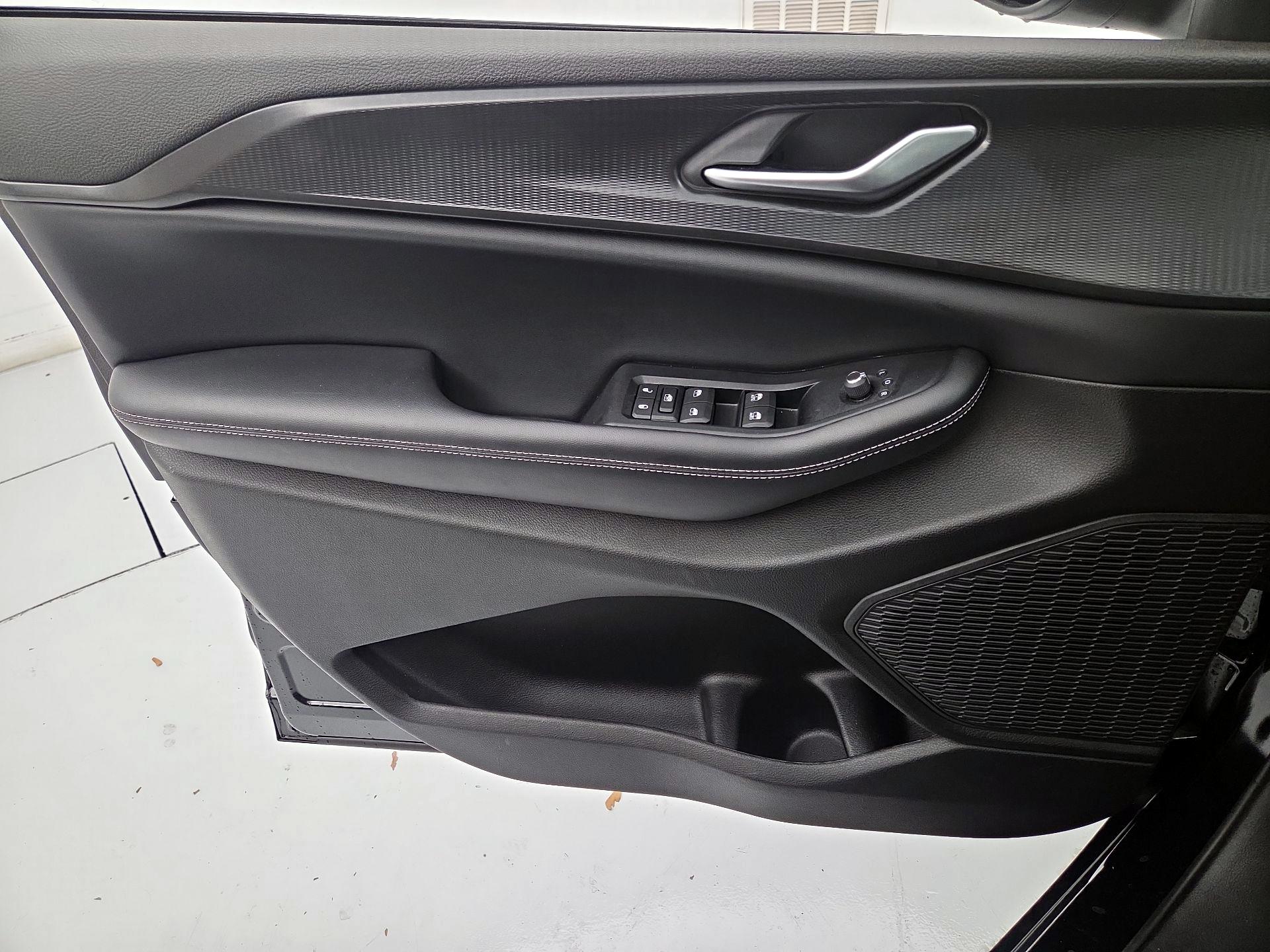 Thumbnail: 2023 Jeep Grand Cherokee - 12