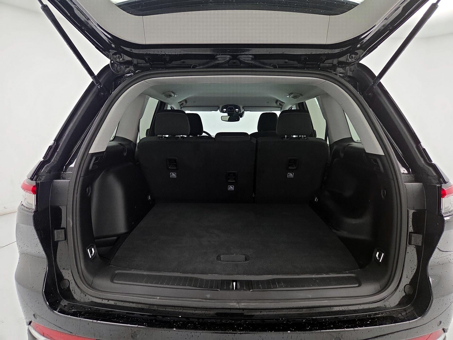 Thumbnail: 2023 Jeep Grand Cherokee - 20