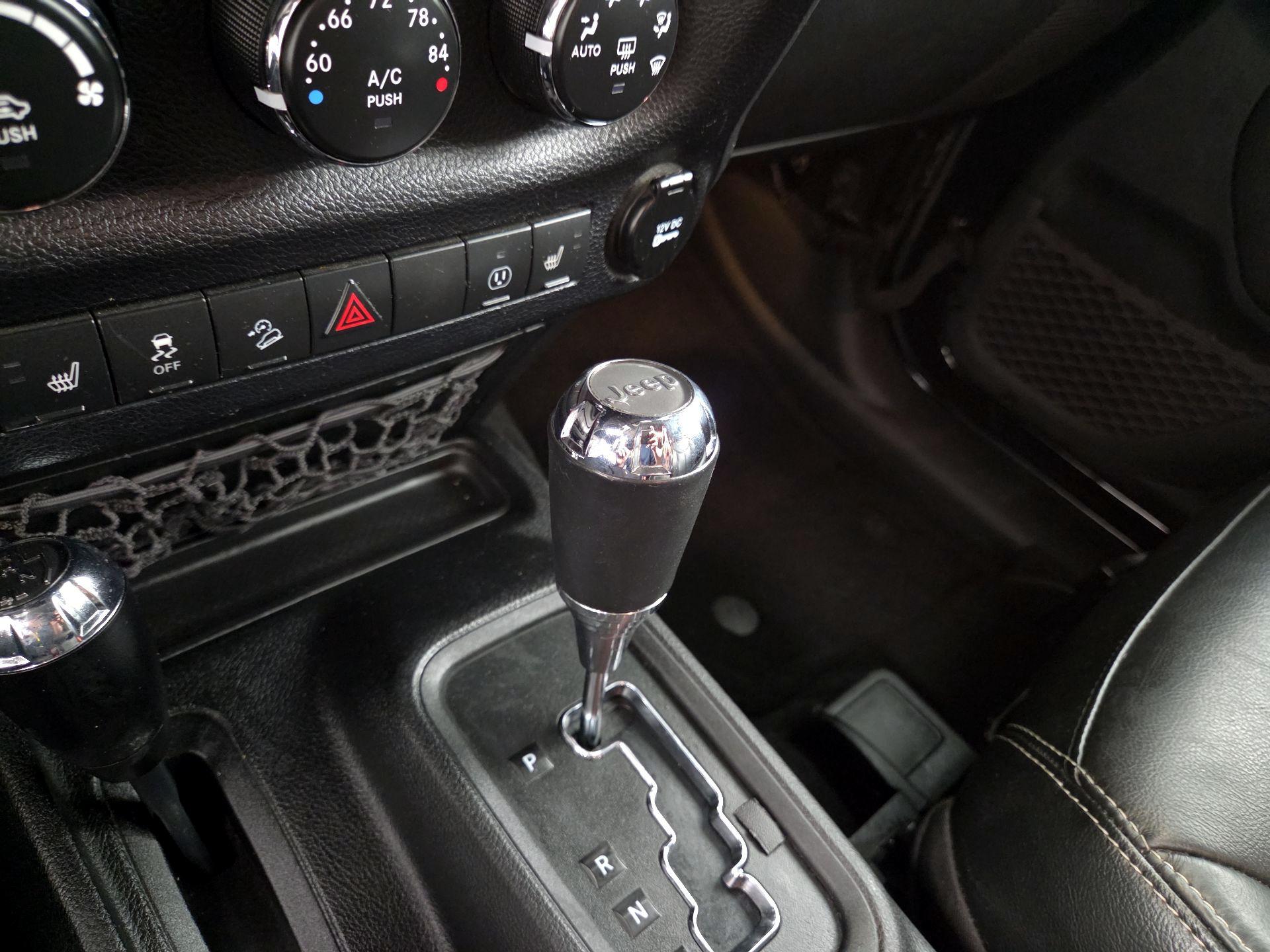 Thumbnail: 2014 Jeep Wrangler - 15
