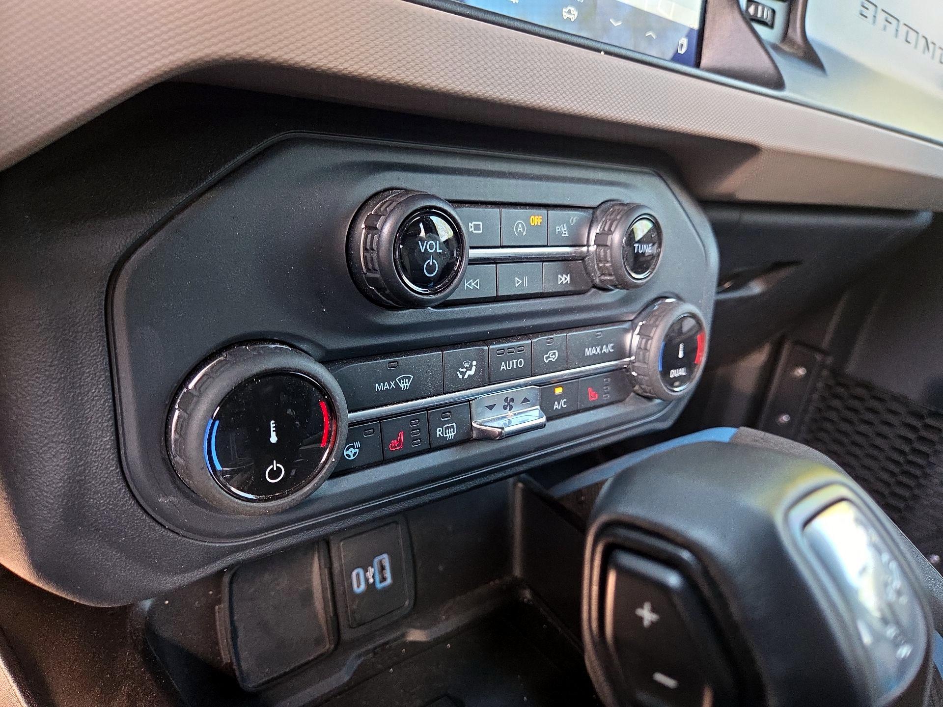 Thumbnail: 2022 Ford Bronco - 14