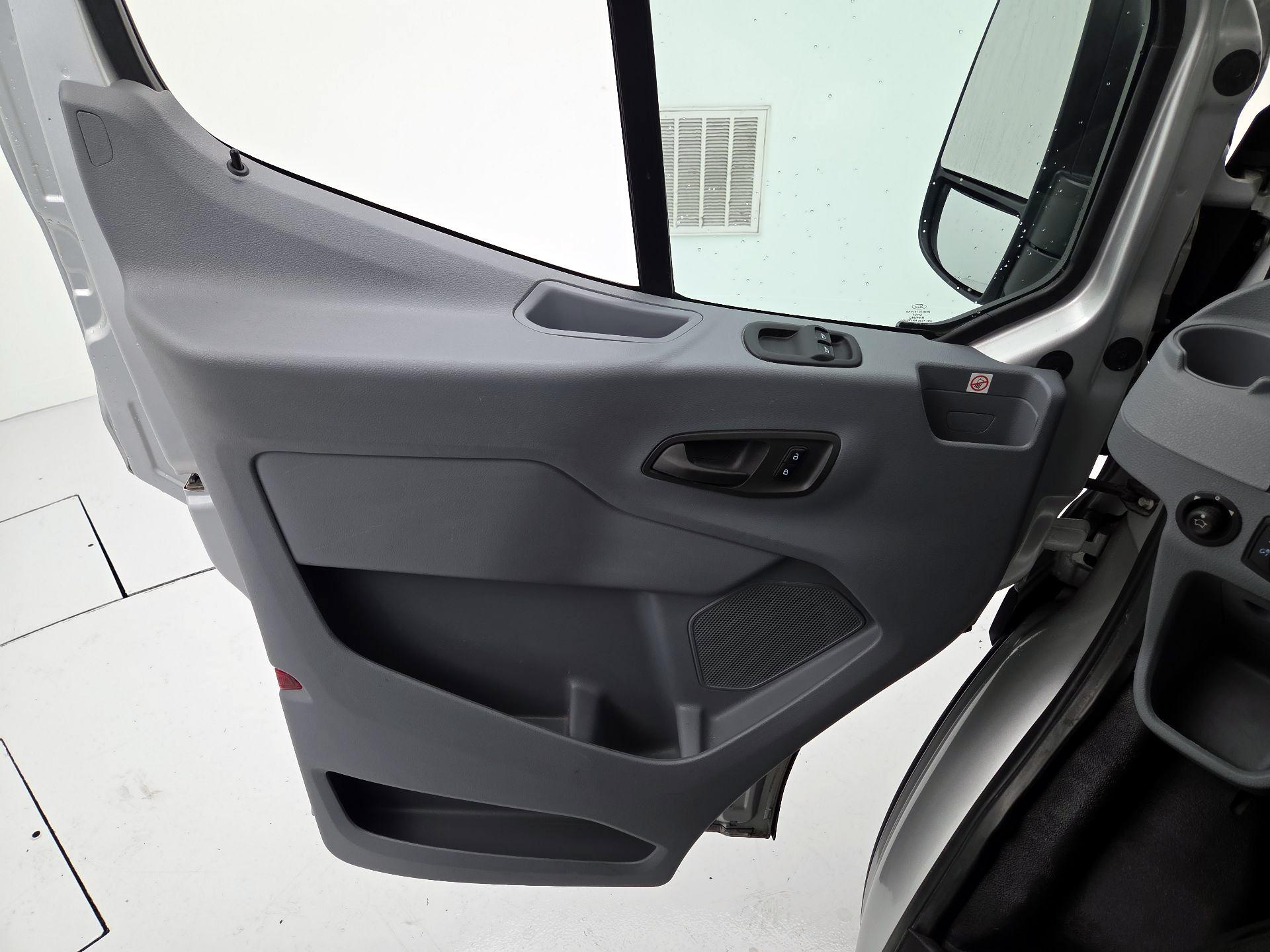 Thumbnail: 2019 Ford Transit Series - 12