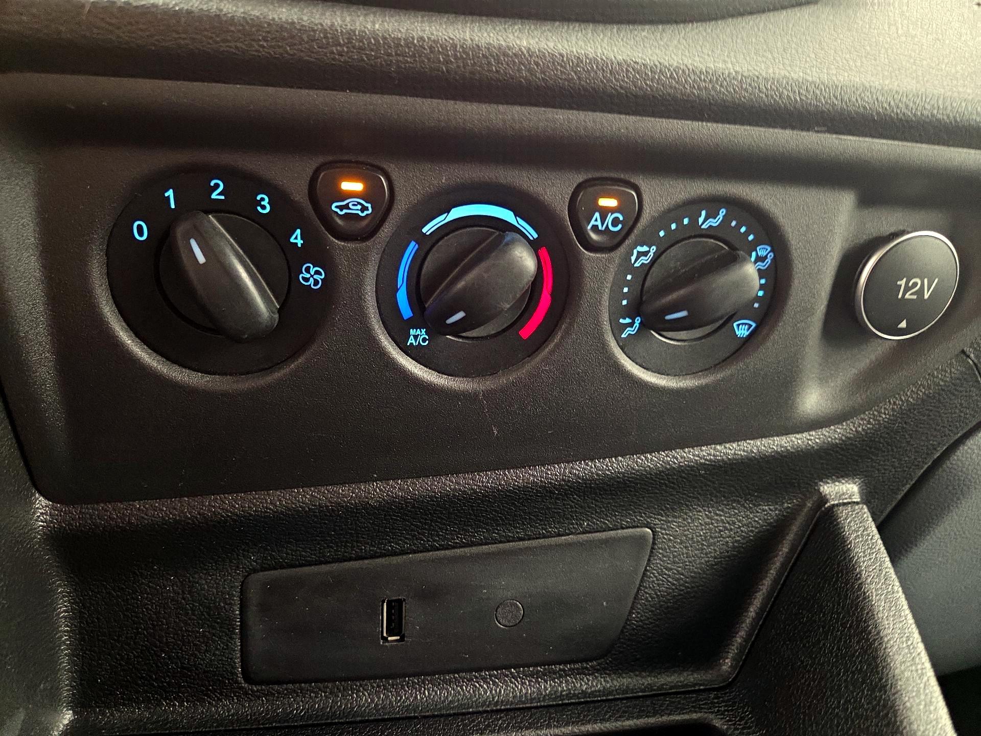 Thumbnail: 2019 Ford Transit Series - 16