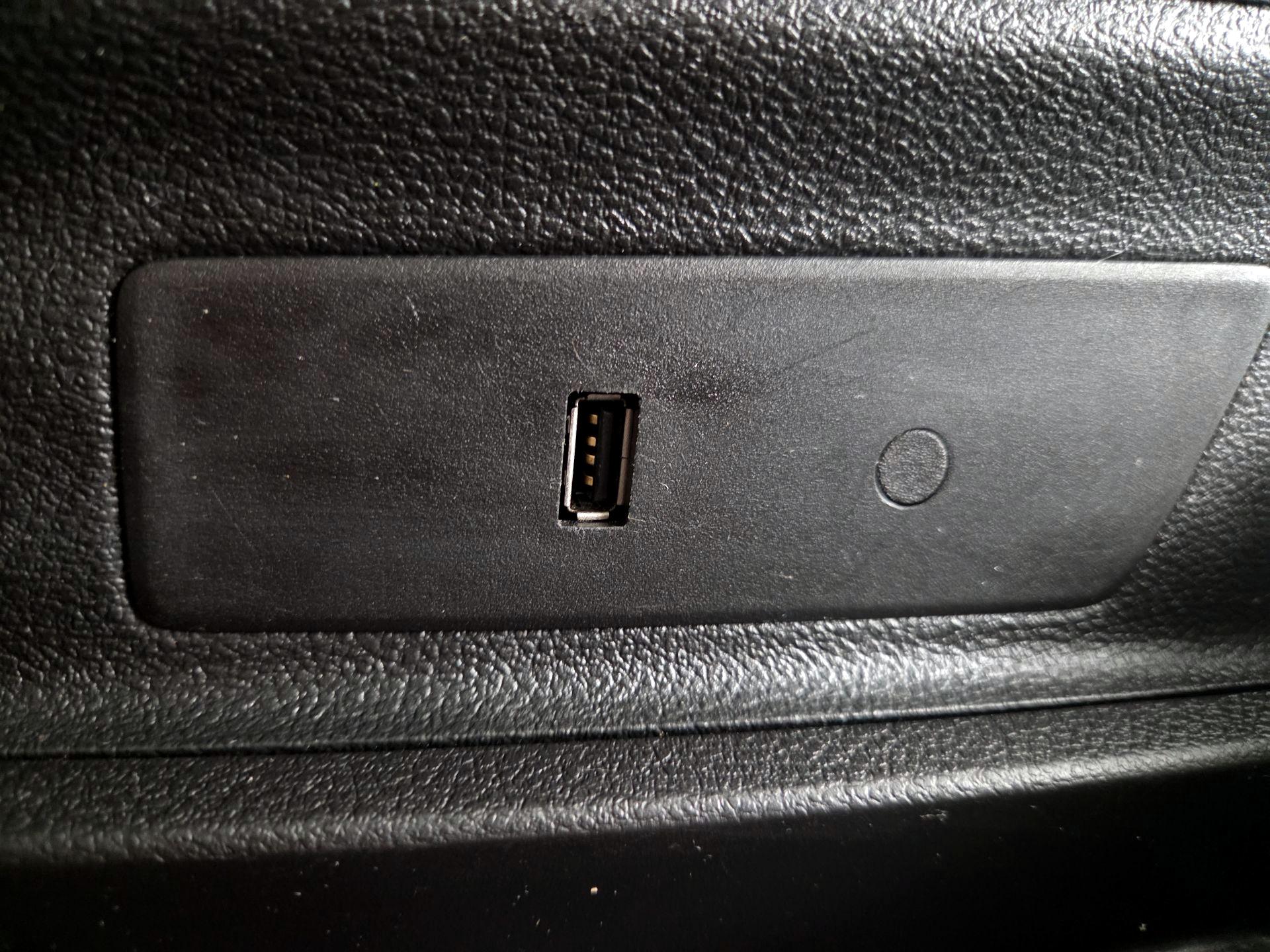 Thumbnail: 2019 Ford Transit Series - 18