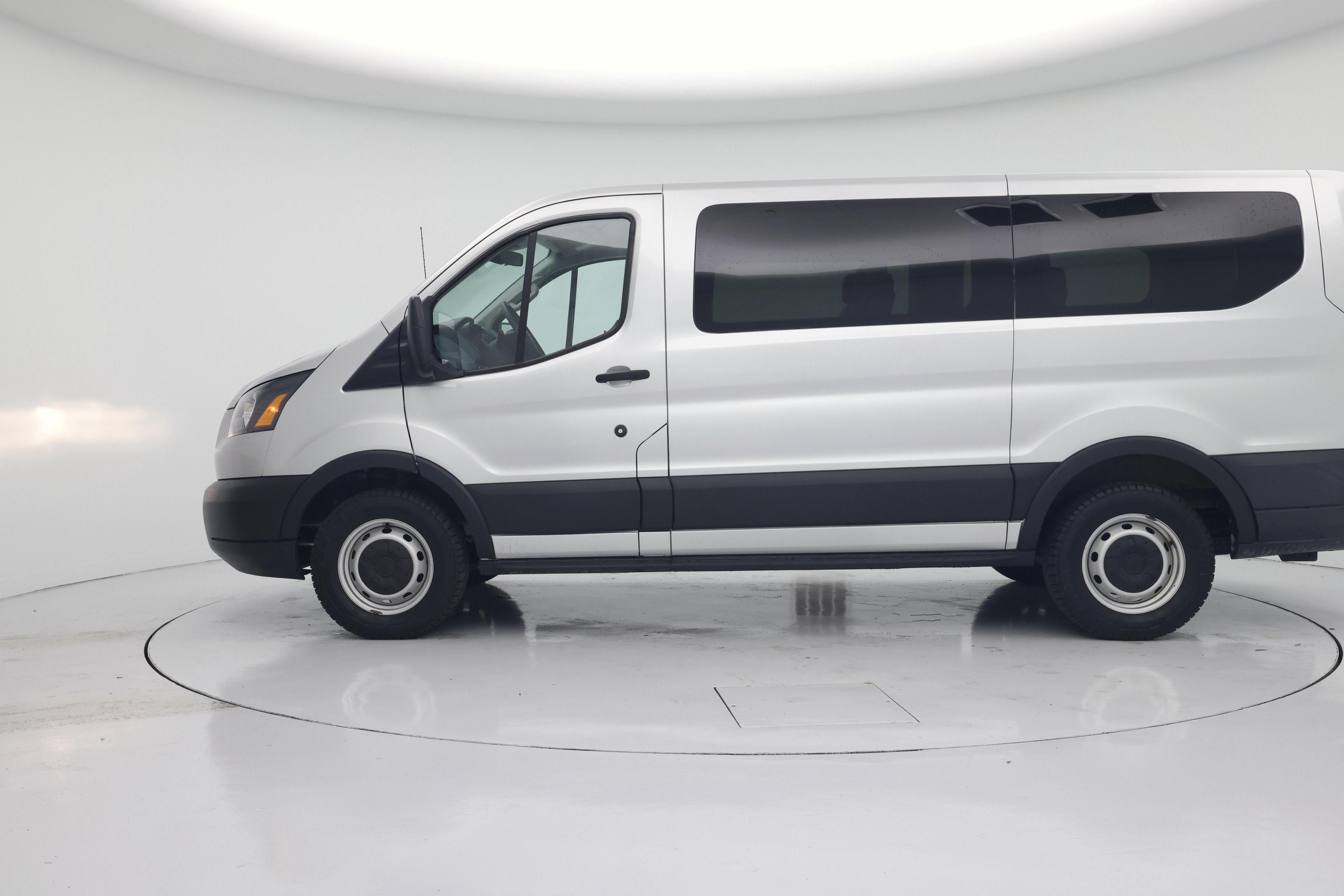 Thumbnail: 2019 Ford Transit Series - 3