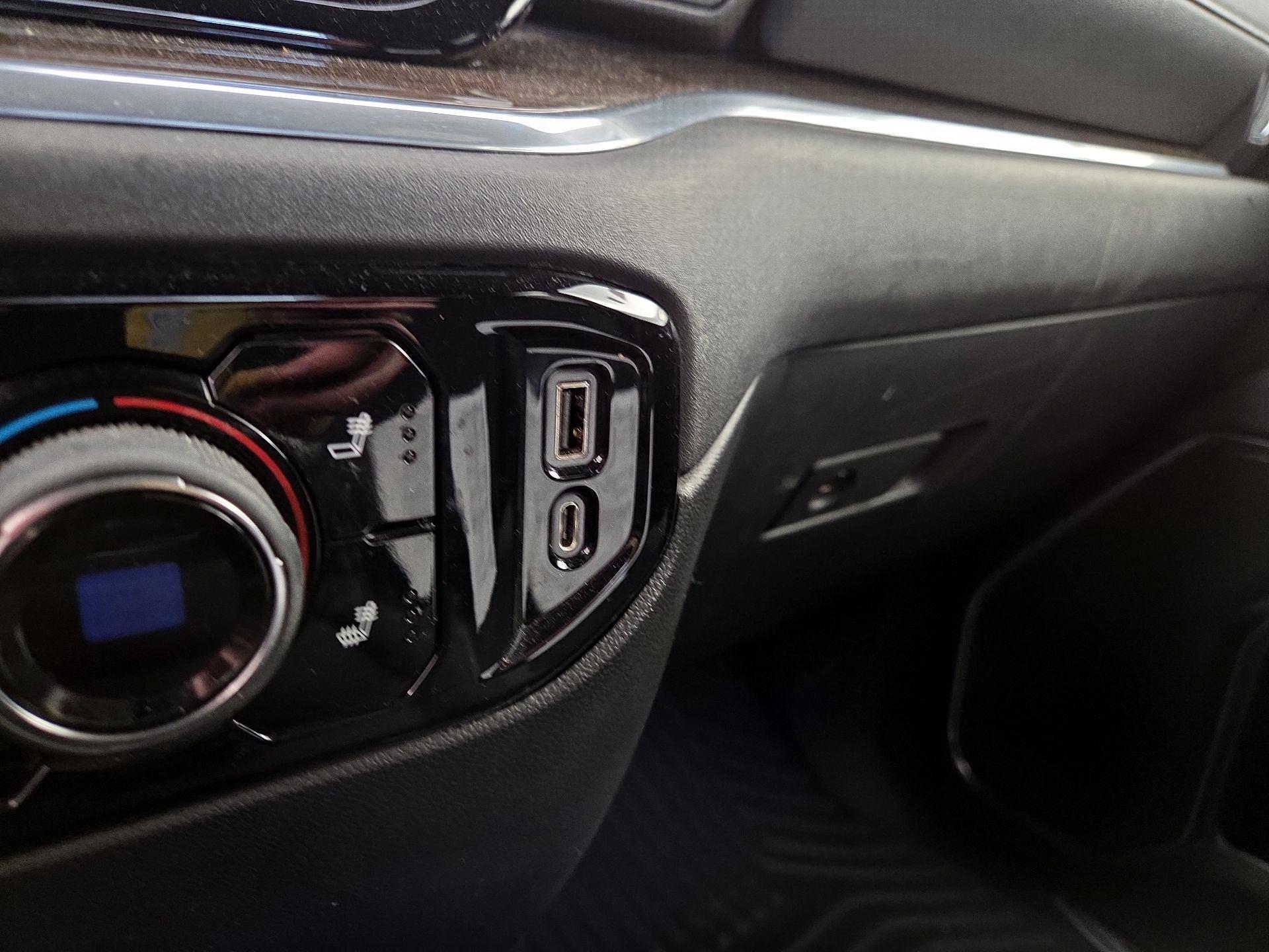 Thumbnail: 2022 Chevrolet Silverado 1500 - 18