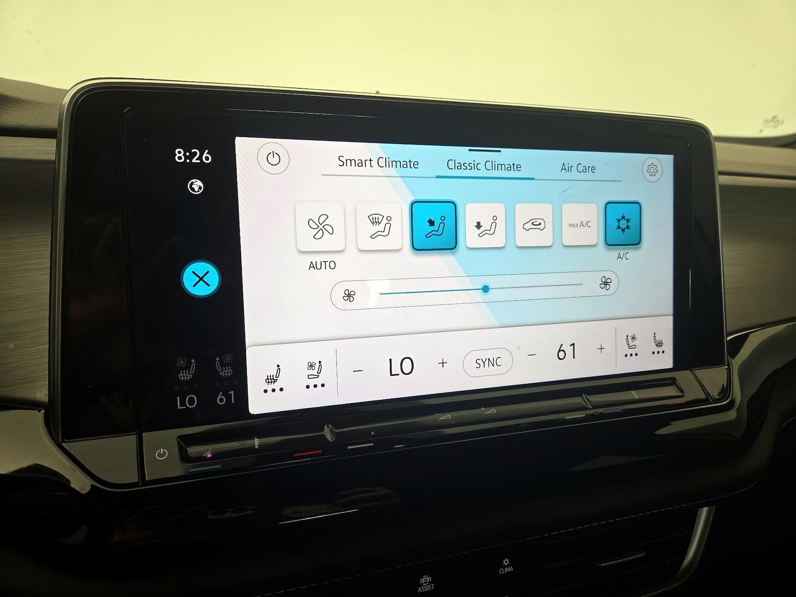 2024 Volkswagen Atlas Cross Sport SE w/Tech - Photo 17