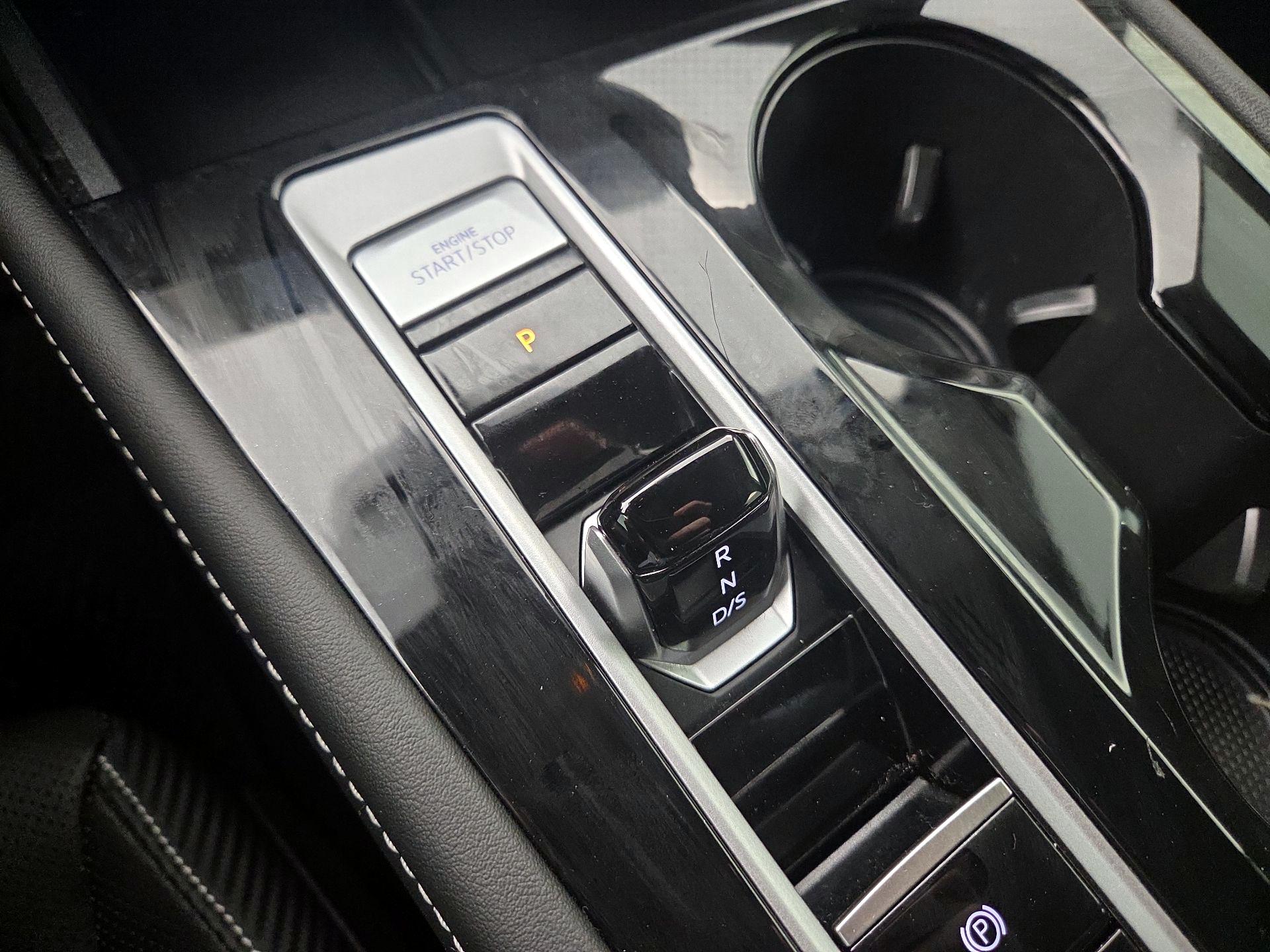 Thumbnail: 2024 Volkswagen Atlas - 17