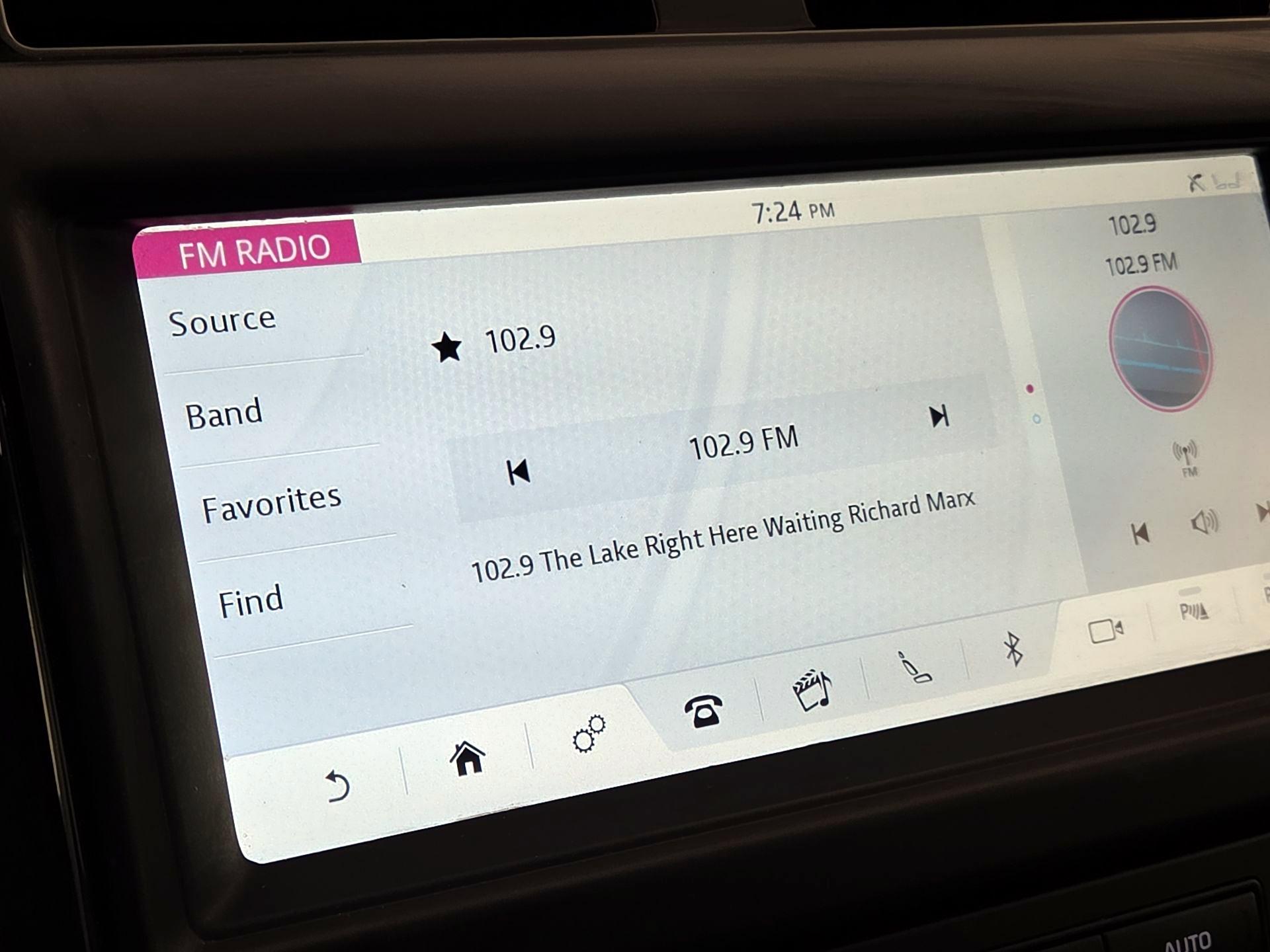 Thumbnail: 2020 Land Rover Discovery - 15