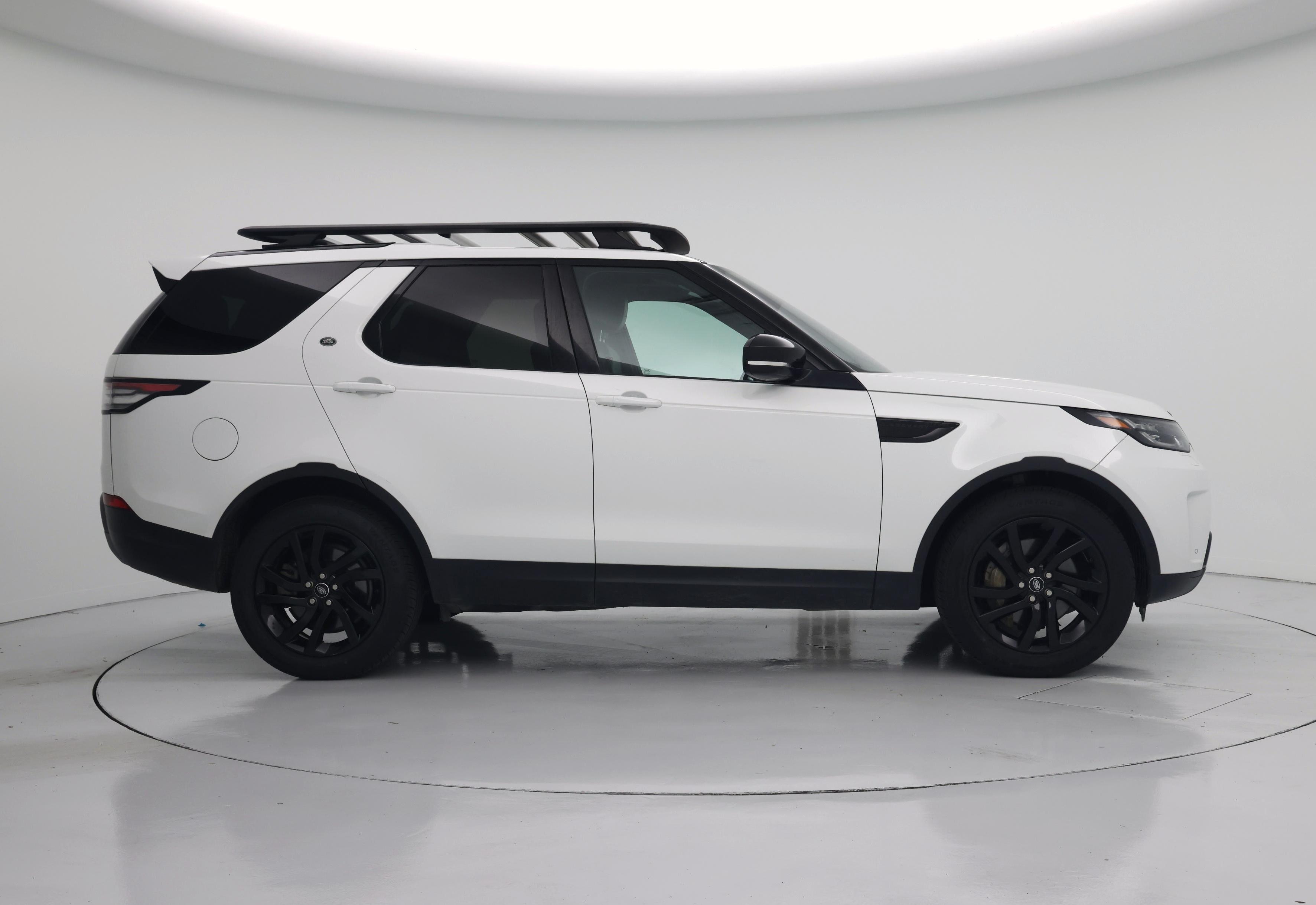 Thumbnail: 2020 Land Rover Discovery - 7