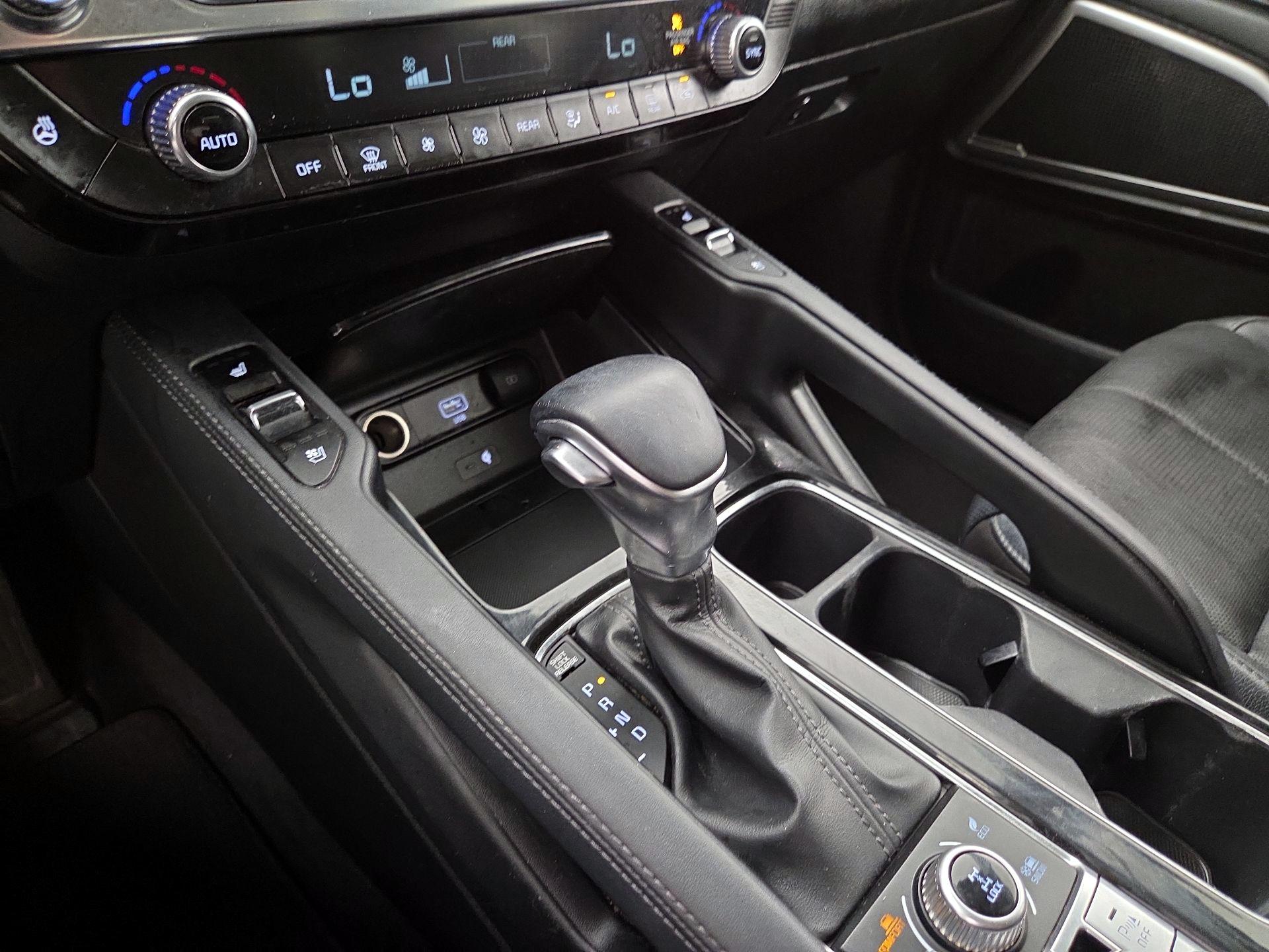 Thumbnail: 2020 Kia Telluride - 18