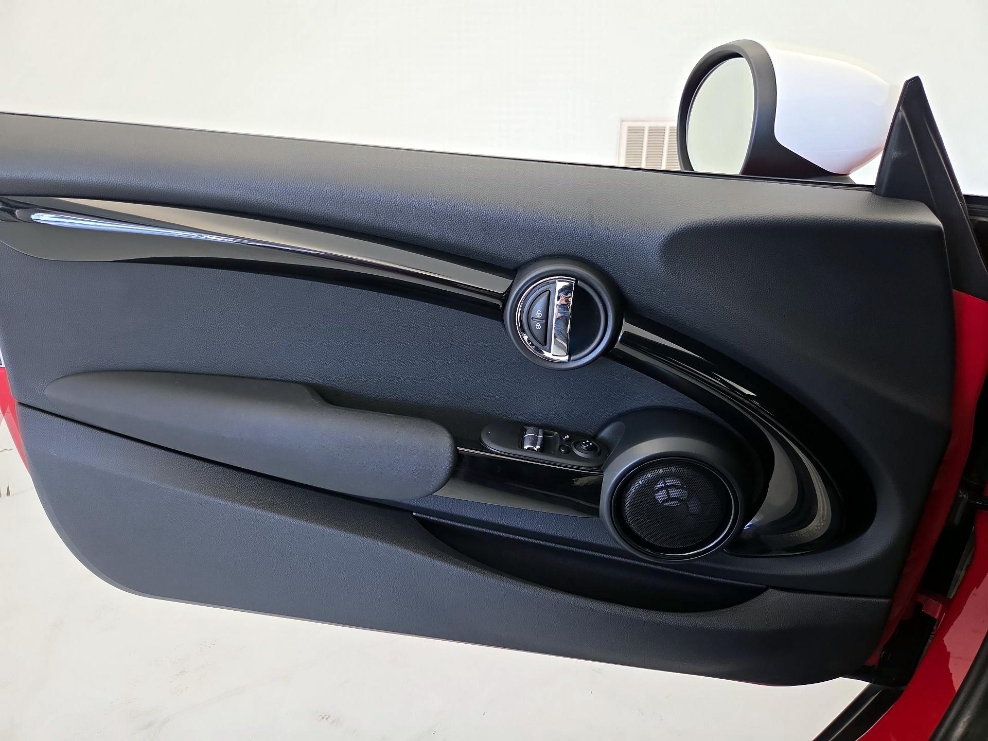 Thumbnail: 2020 MINI Cooper Hardtop - 12