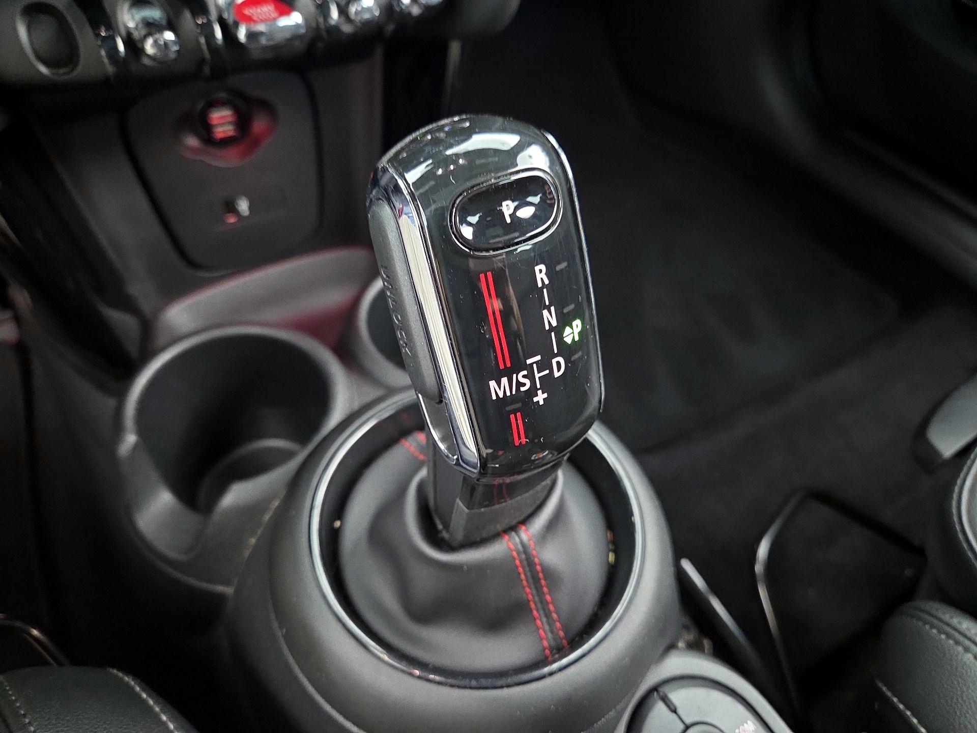 Thumbnail: 2020 MINI Cooper Hardtop - 17