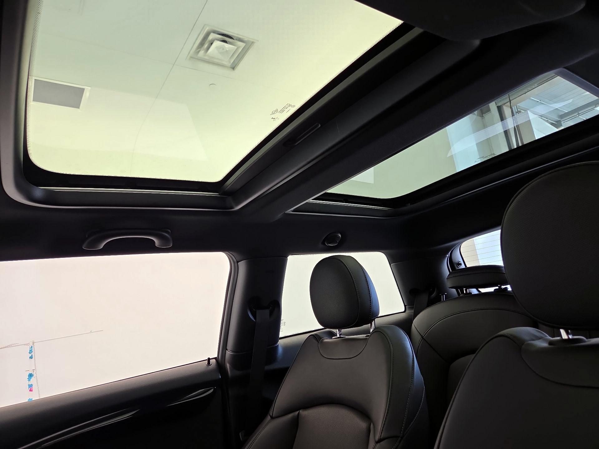 Thumbnail: 2020 MINI Cooper Hardtop - 19