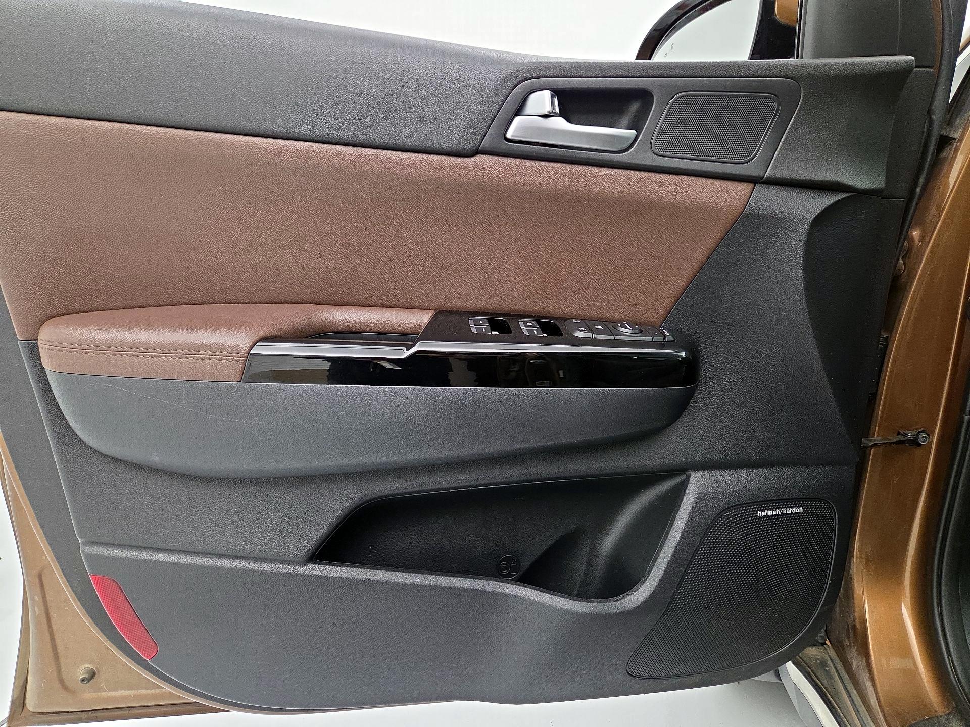 Thumbnail: 2017 Kia Sportage - 12