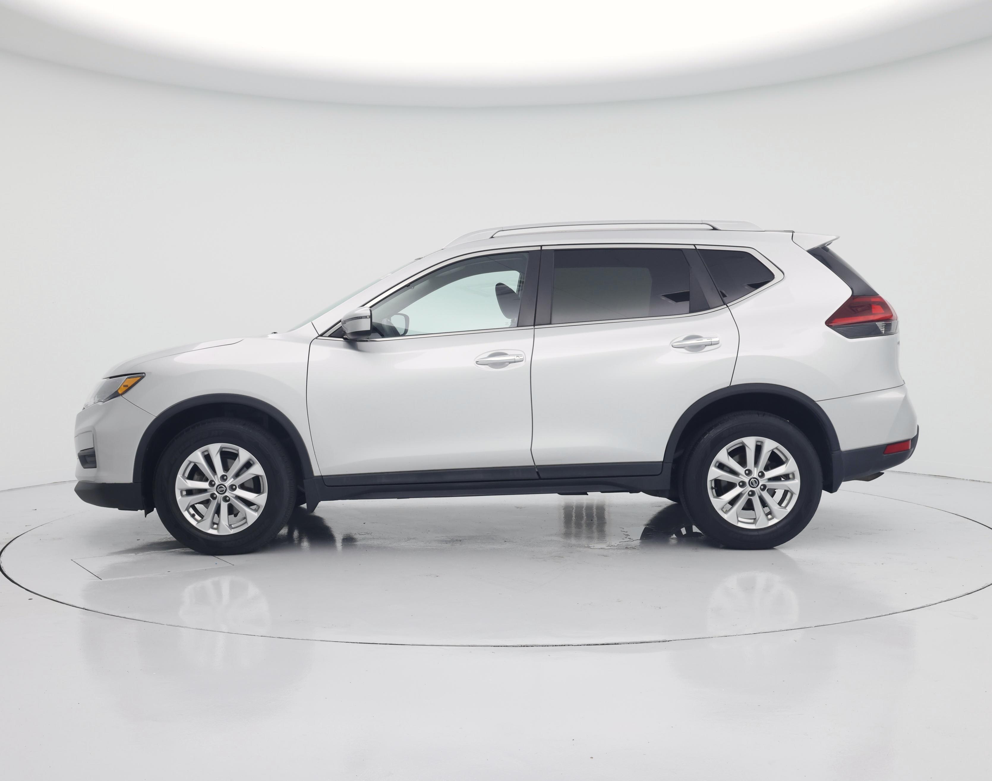 Thumbnail: 2018 Nissan Rogue - 3