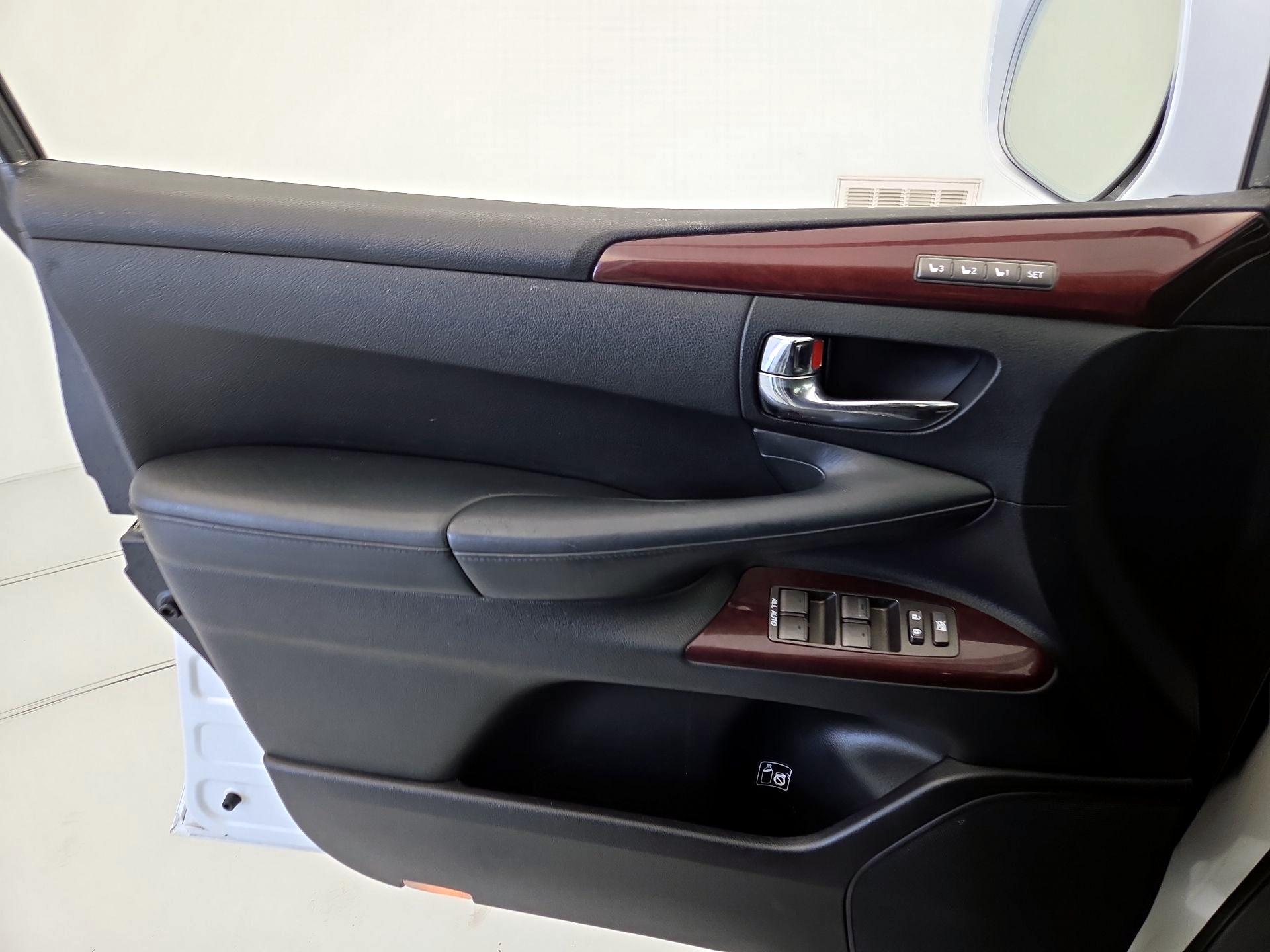 Thumbnail: 2014 Lexus LX - 12