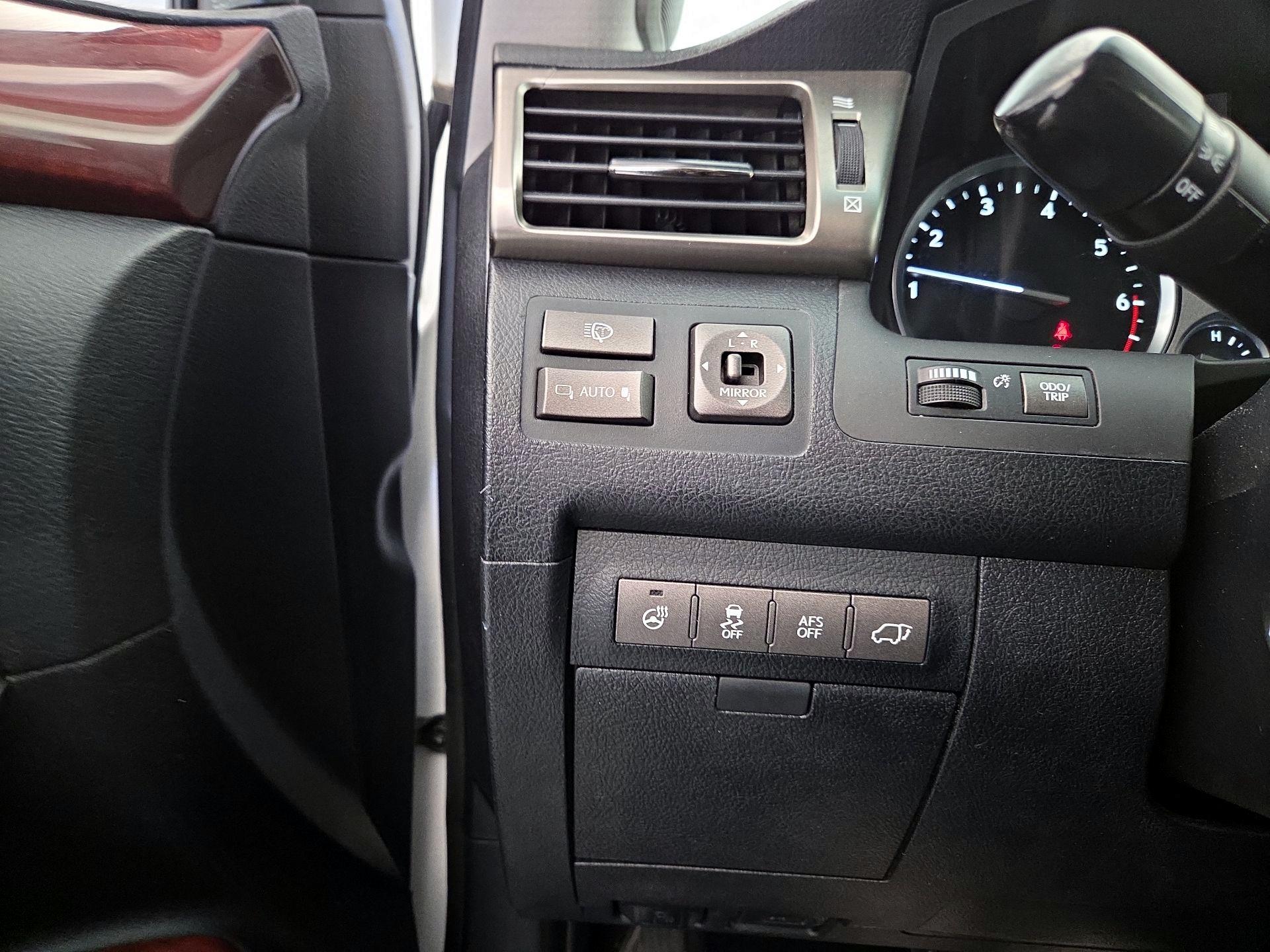 Thumbnail: 2014 Lexus LX - 13