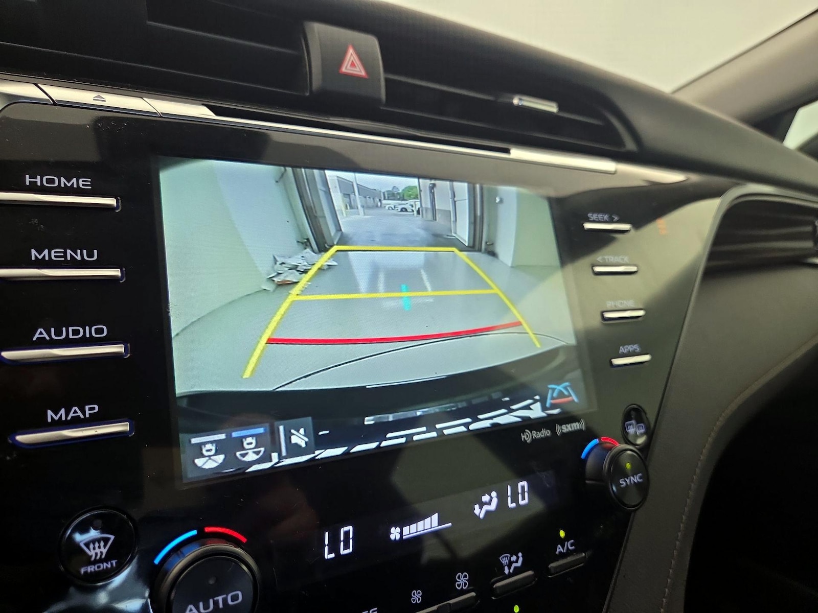 2020 Toyota Camry XLE - Photo 15