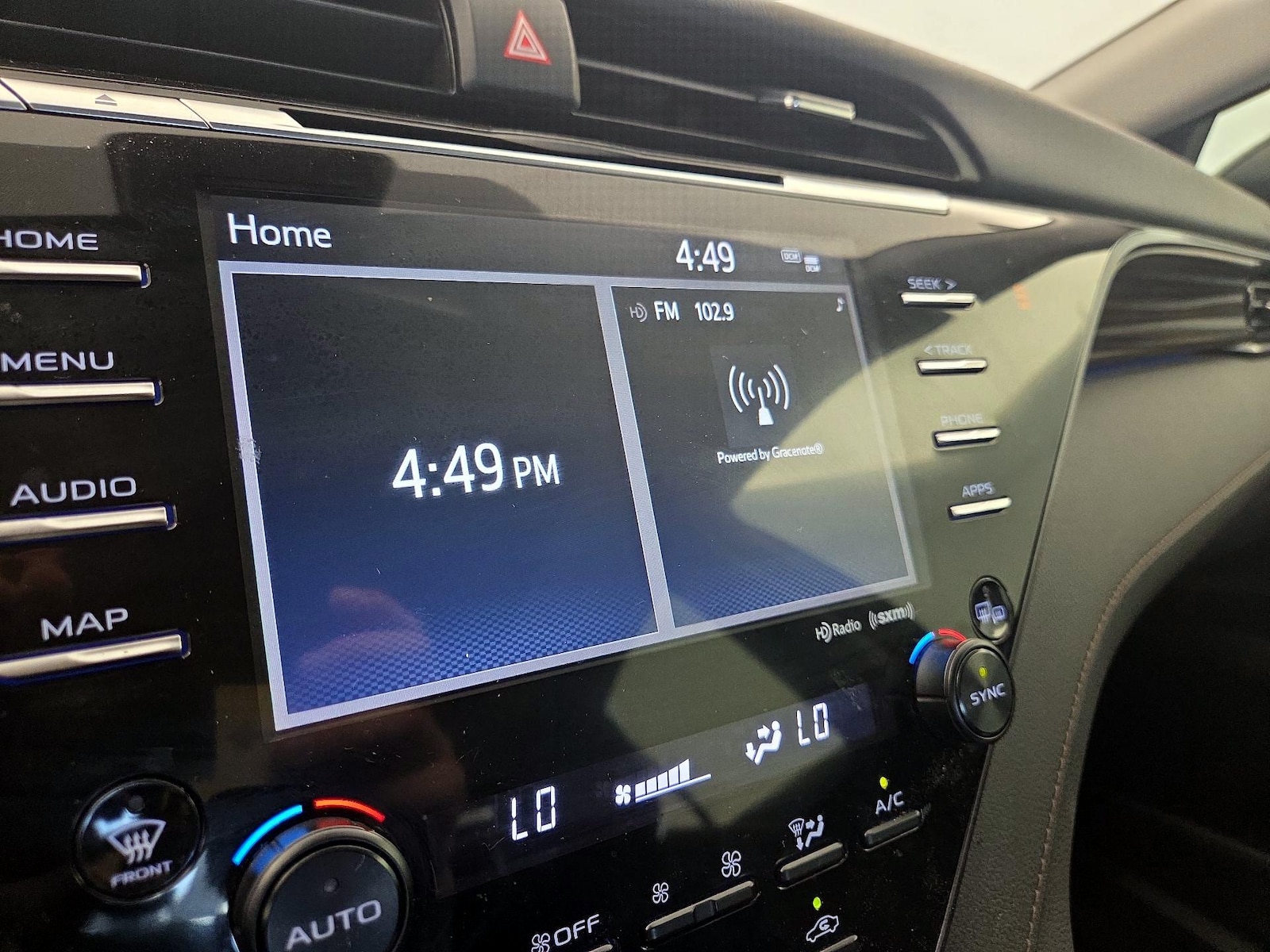 2020 Toyota Camry XLE - Photo 16