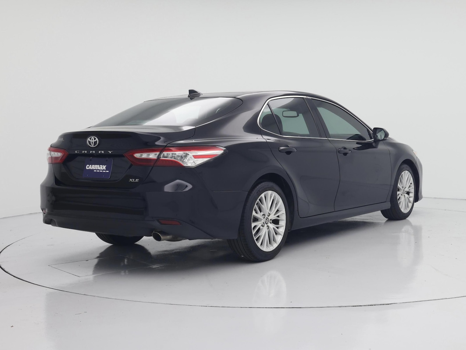 2020 Toyota Camry XLE - Photo 9