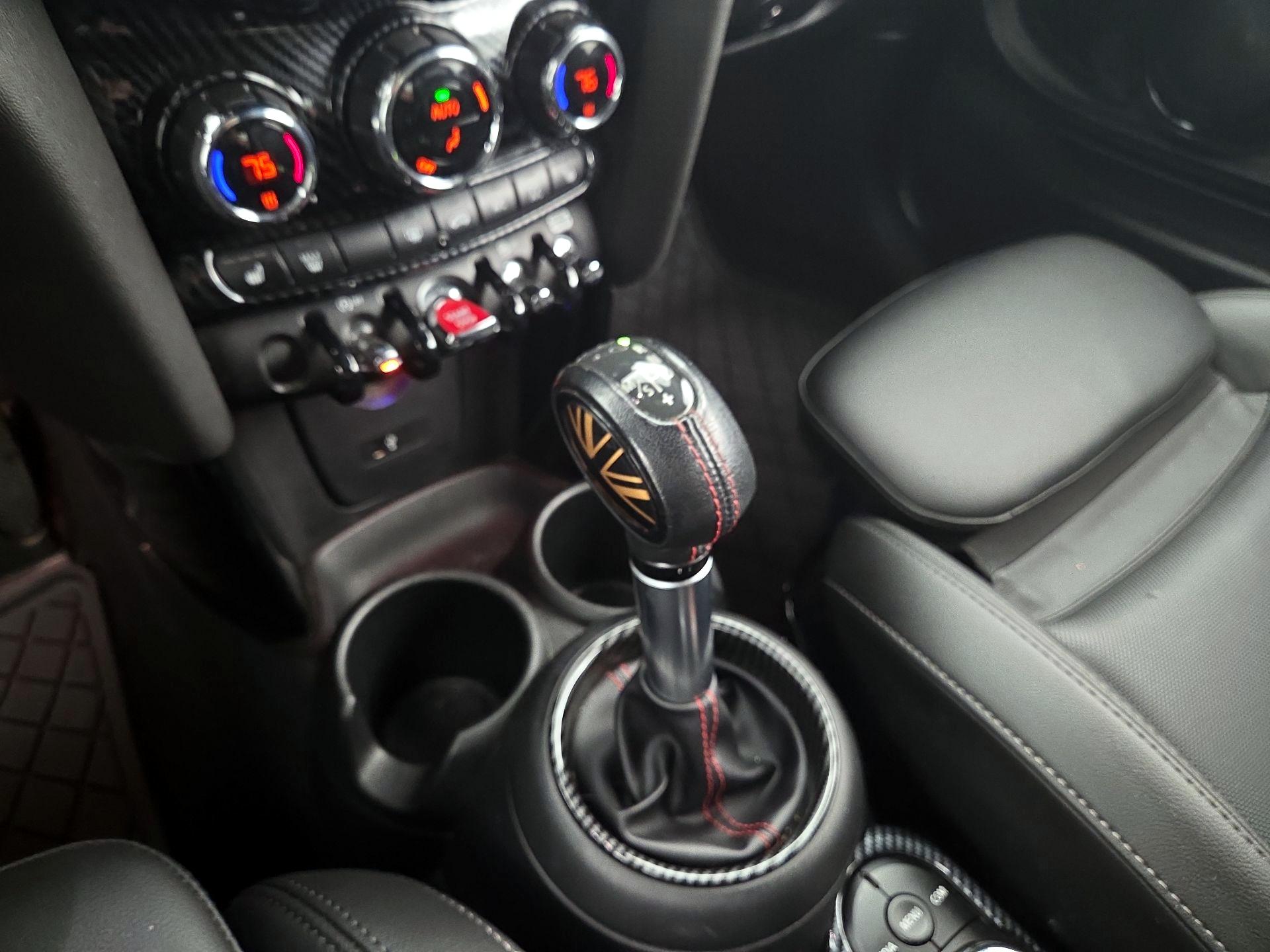 Thumbnail: 2019 MINI Cooper - 18