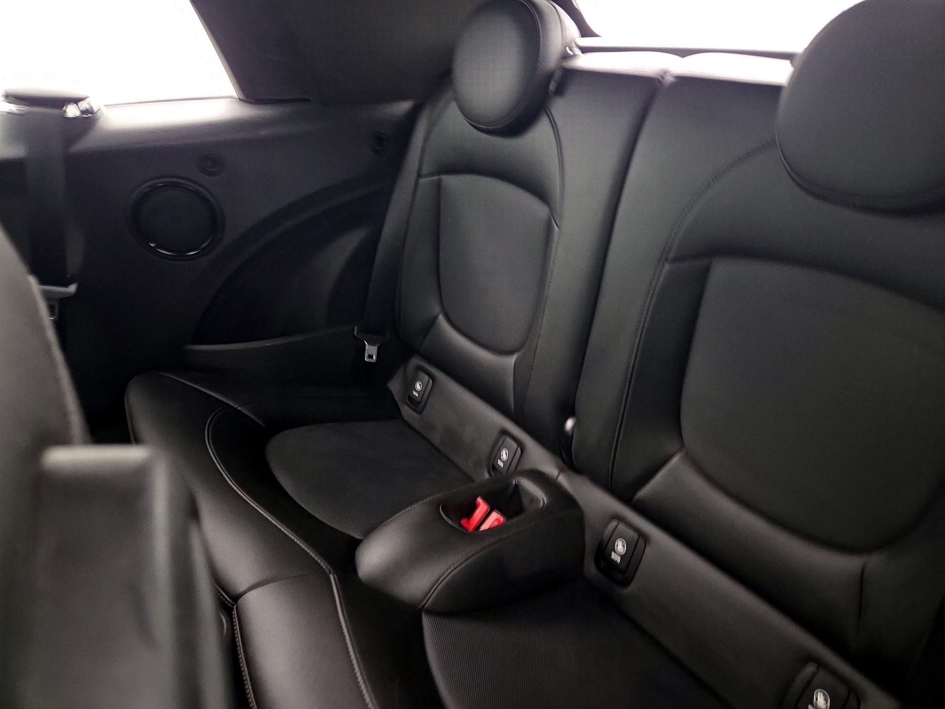 Thumbnail: 2019 MINI Cooper - 19