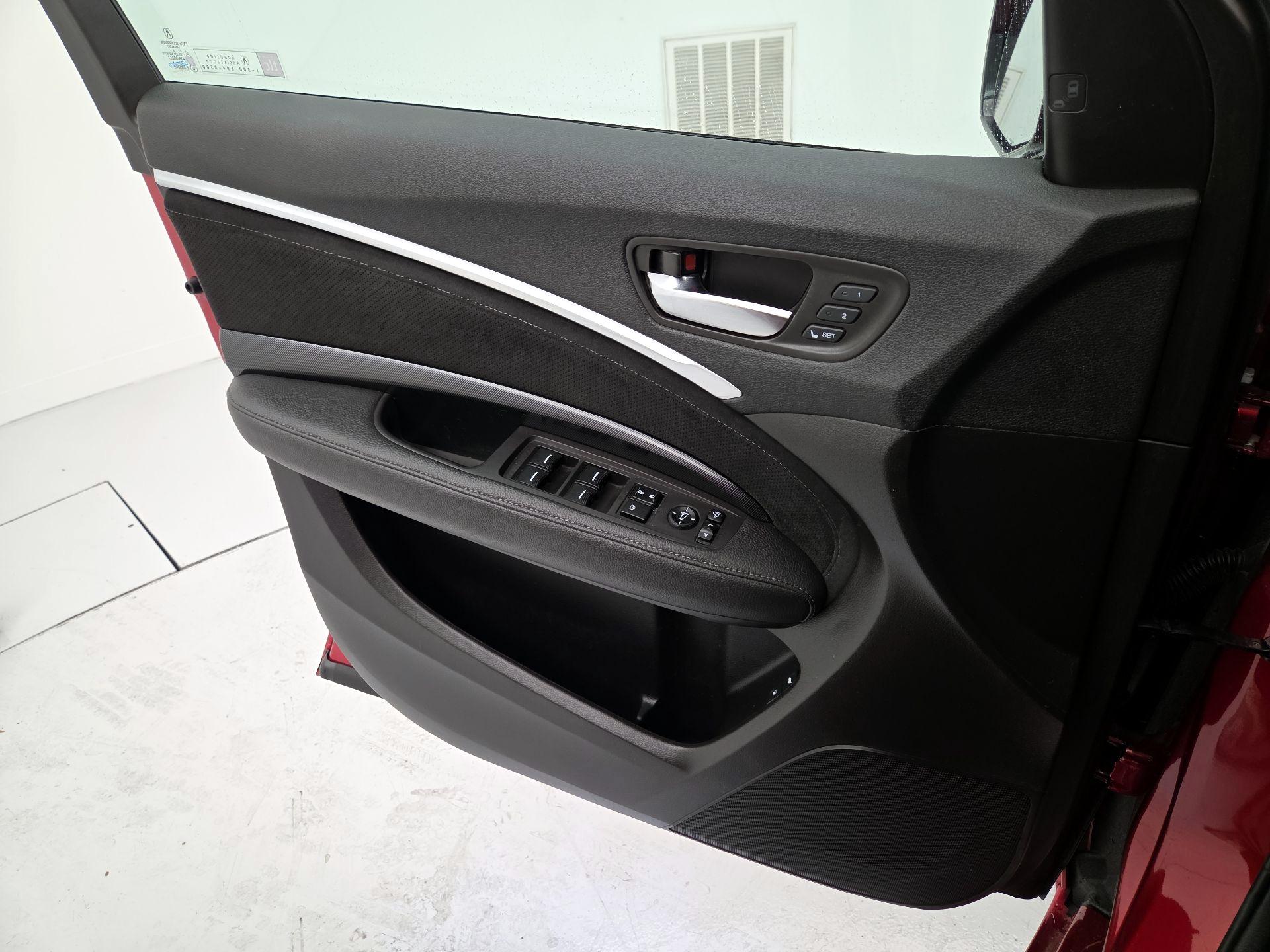 Thumbnail: 2019 Acura MDX - 12