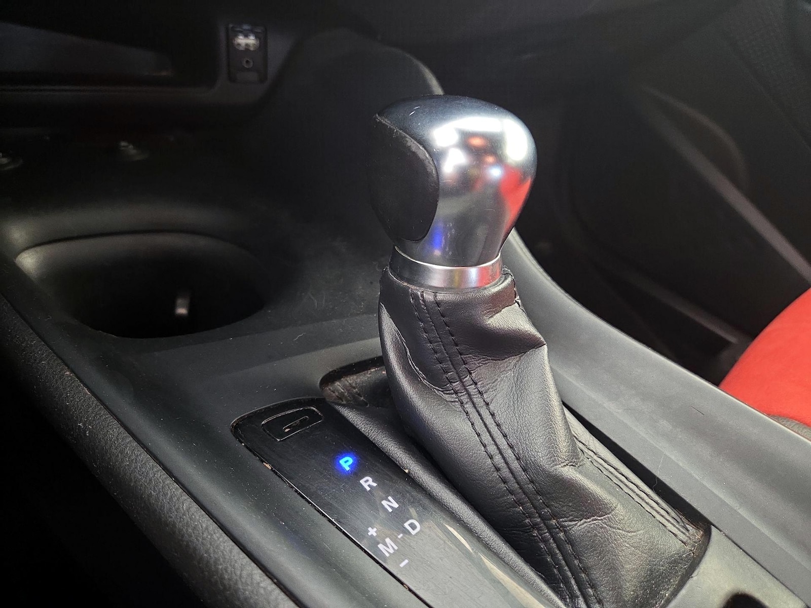 2018 Toyota C-HR XLE - Photo 18