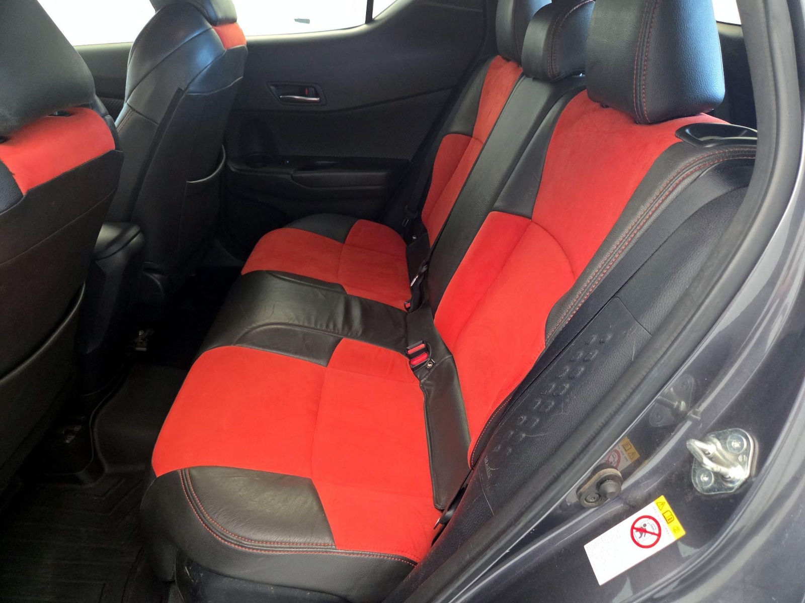 2018 Toyota C-HR XLE - Photo 20
