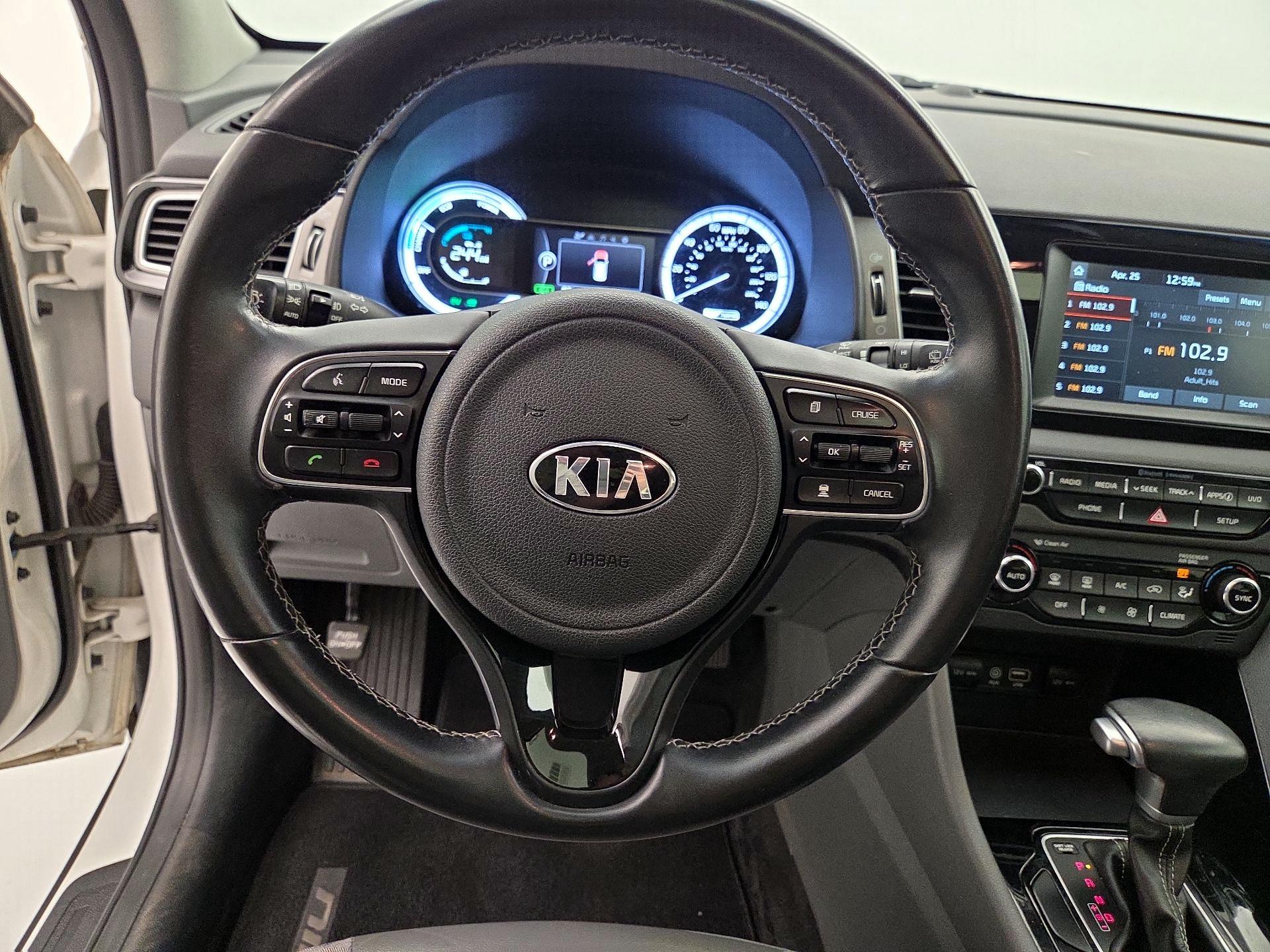 Thumbnail: 2017 Kia Niro - 10