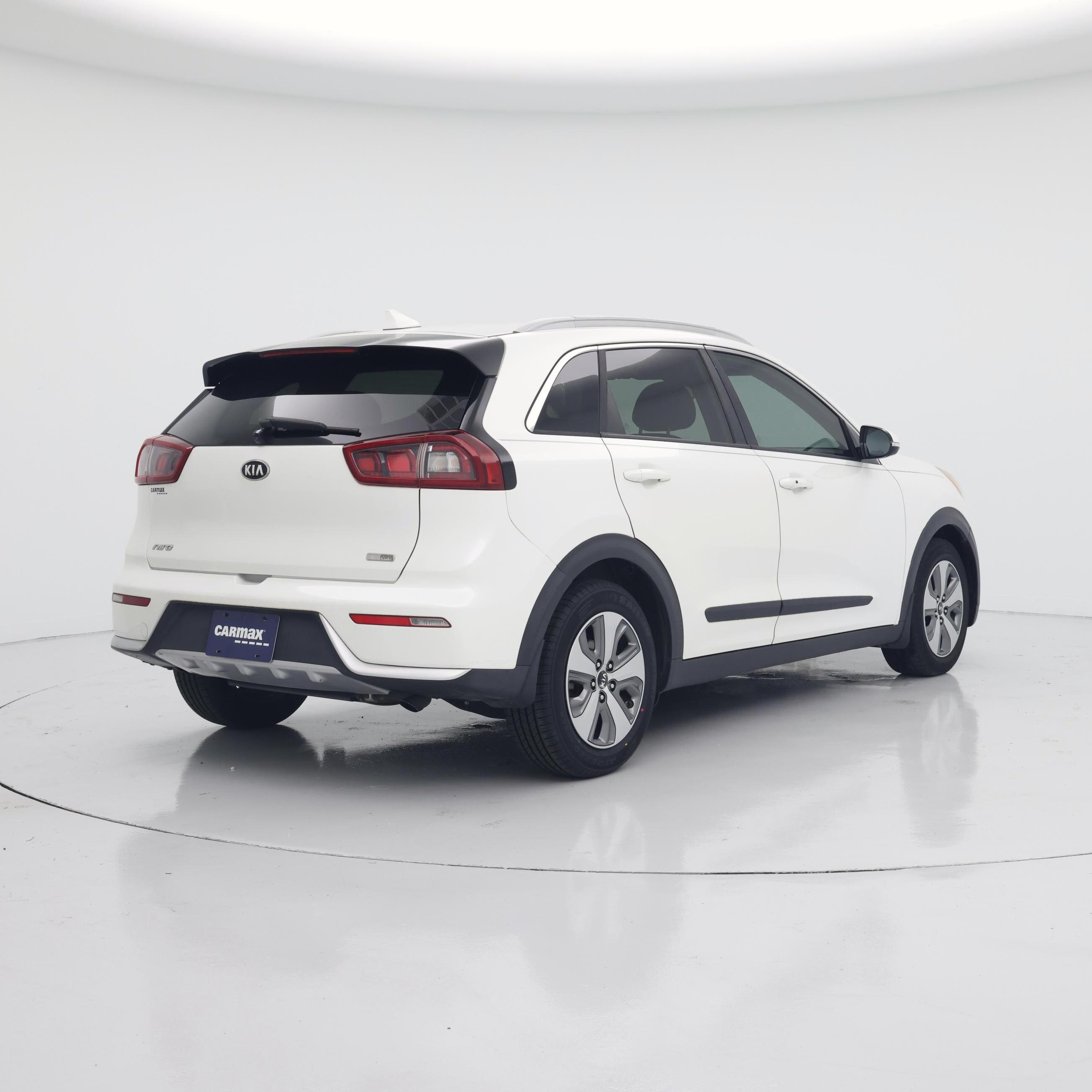 Thumbnail: 2017 Kia Niro - 8