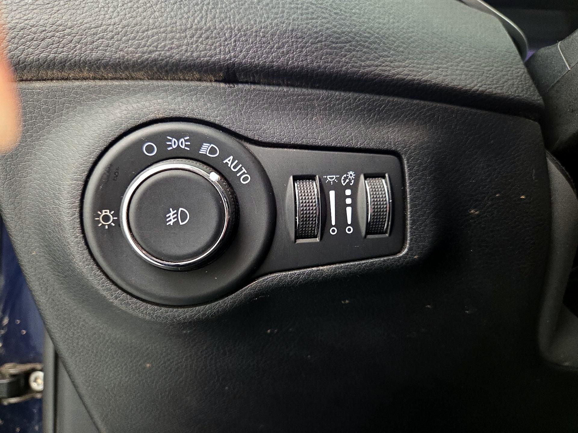 Thumbnail: 2018 Jeep Compass - 13