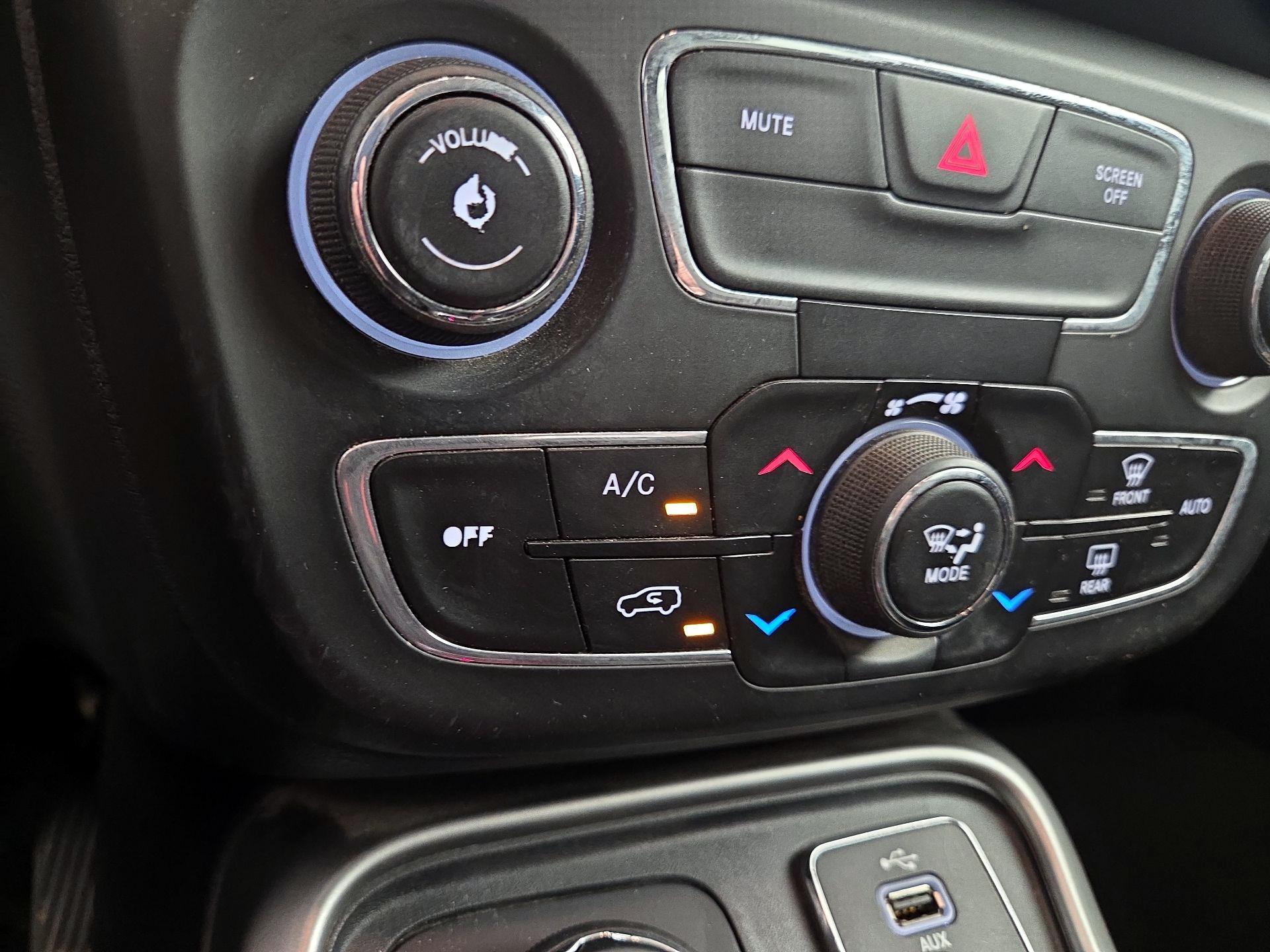 Thumbnail: 2018 Jeep Compass - 16