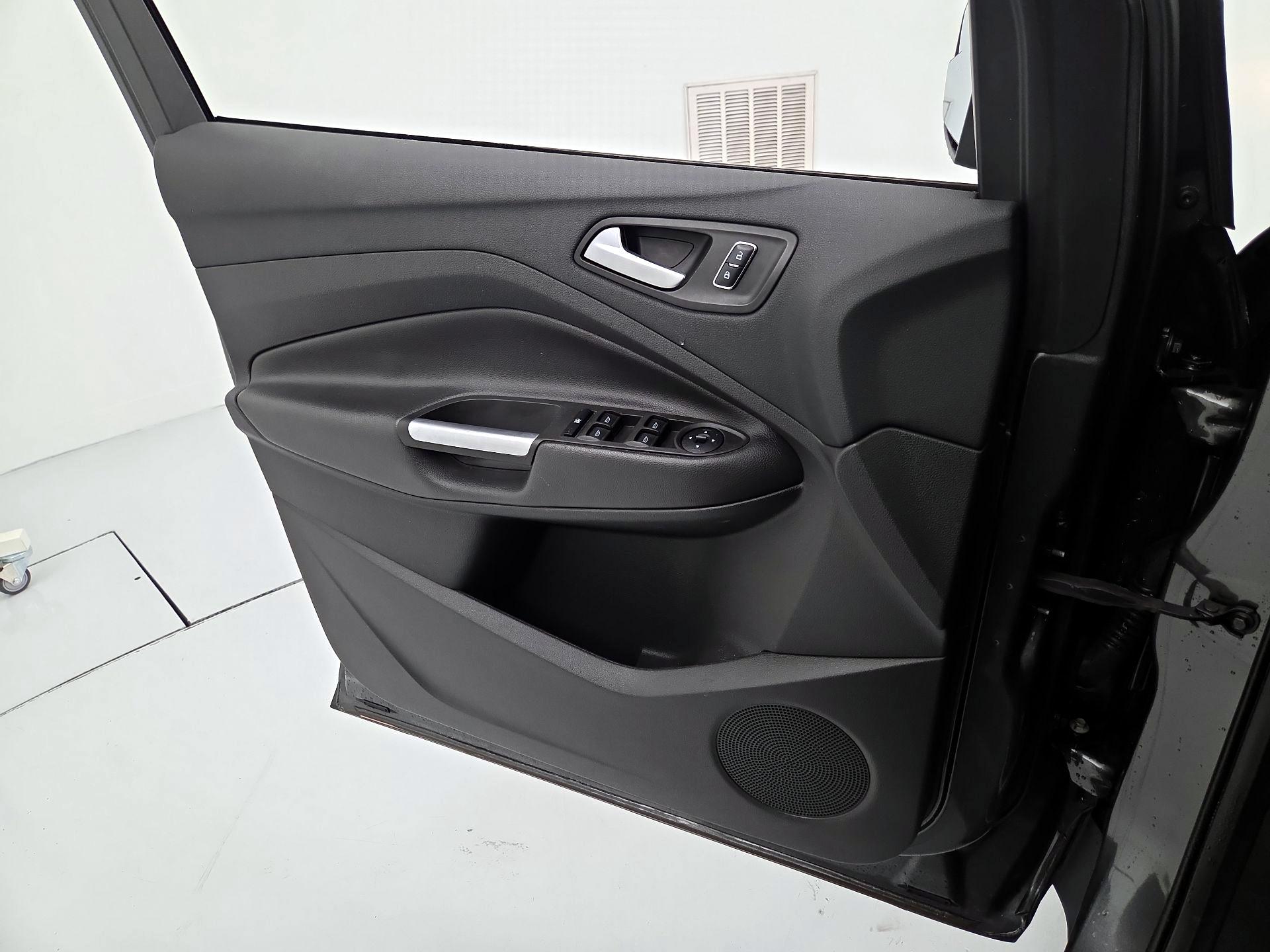 Thumbnail: 2016 Ford Escape - 12