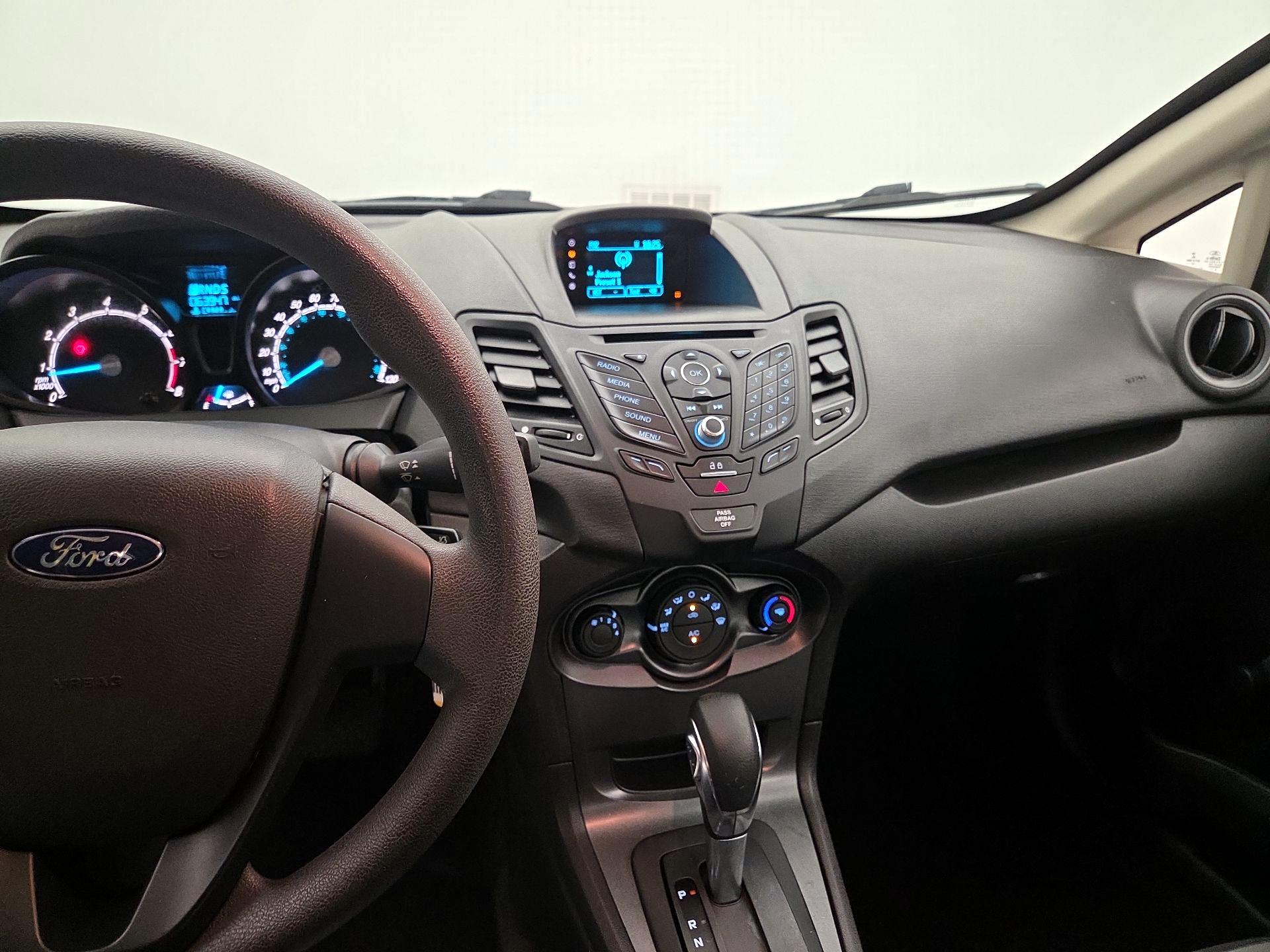 Thumbnail: 2016 Ford Fiesta - 9
