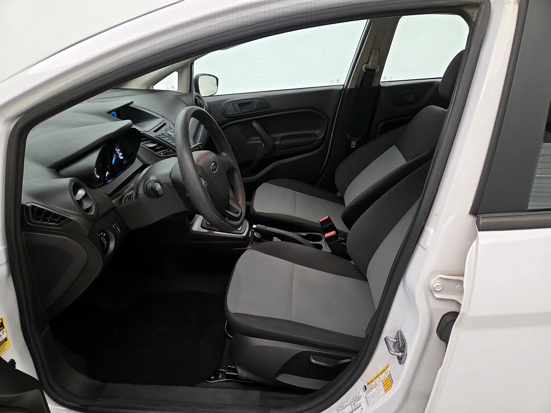 Thumbnail: 2016 Ford Fiesta - 11