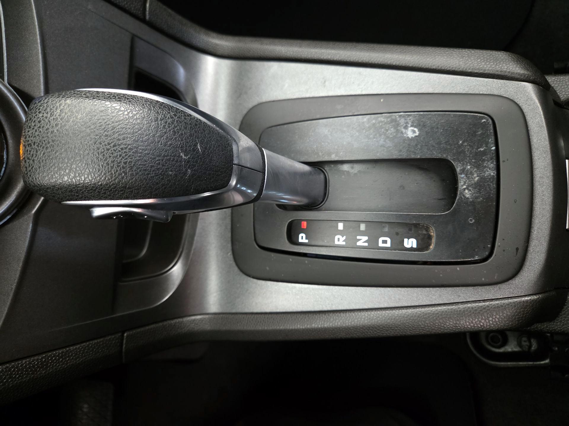 Thumbnail: 2016 Ford Fiesta - 16