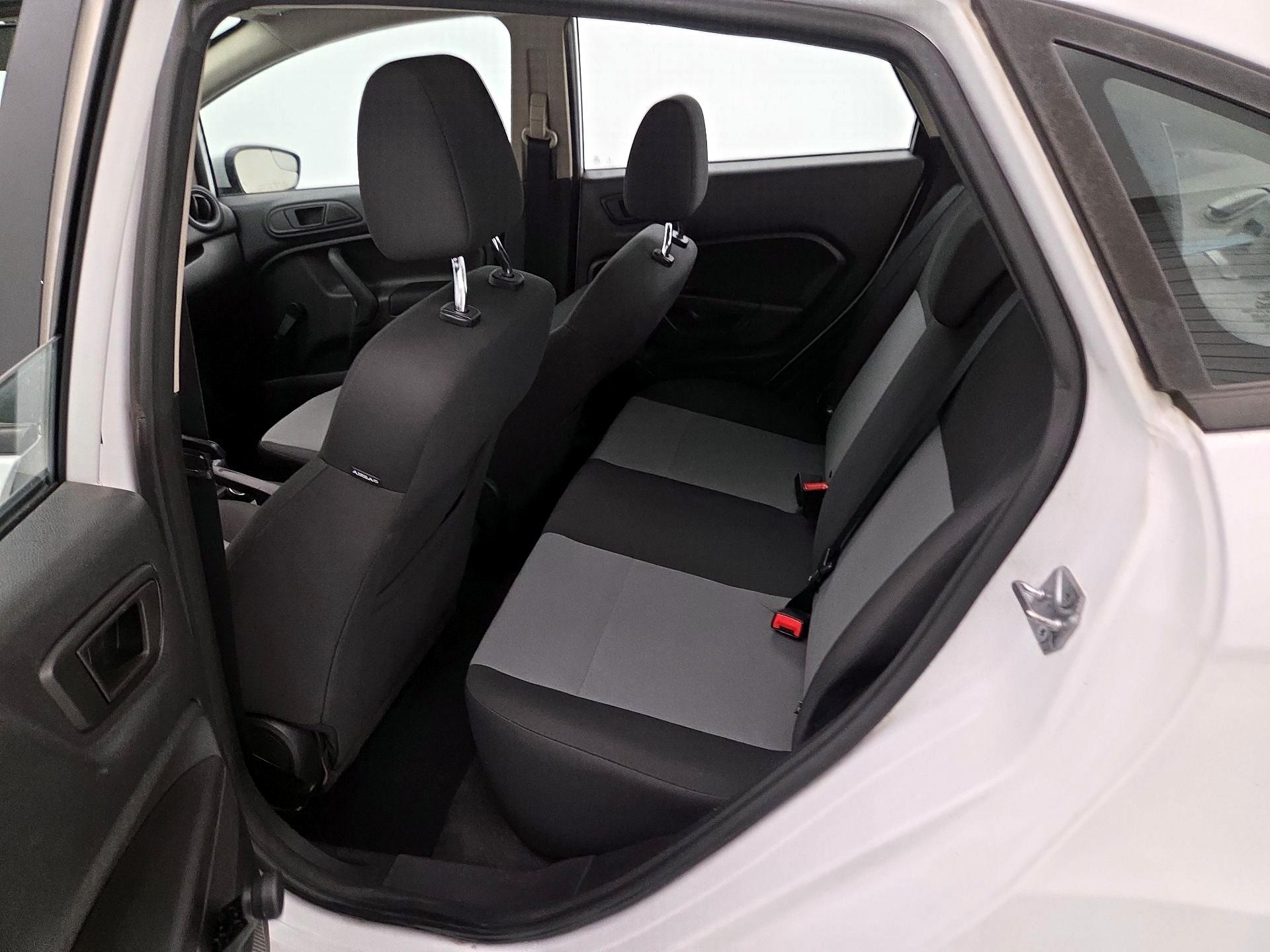 Thumbnail: 2016 Ford Fiesta - 18