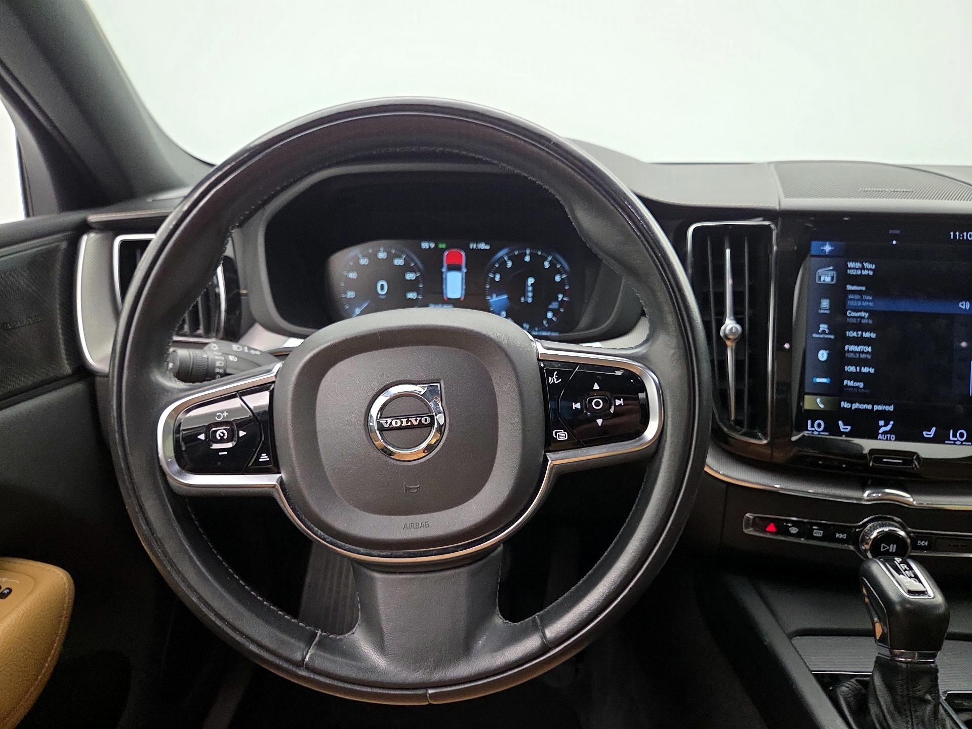 Thumbnail: 2019 Volvo XC60 - 10