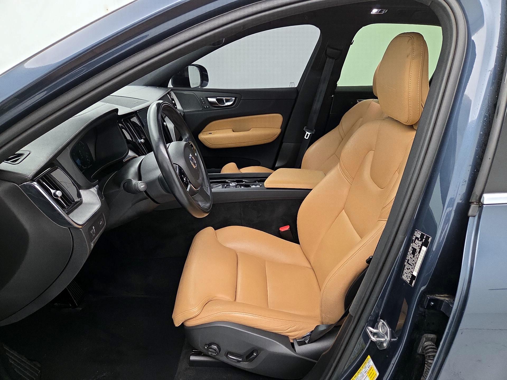 Thumbnail: 2019 Volvo XC60 - 11