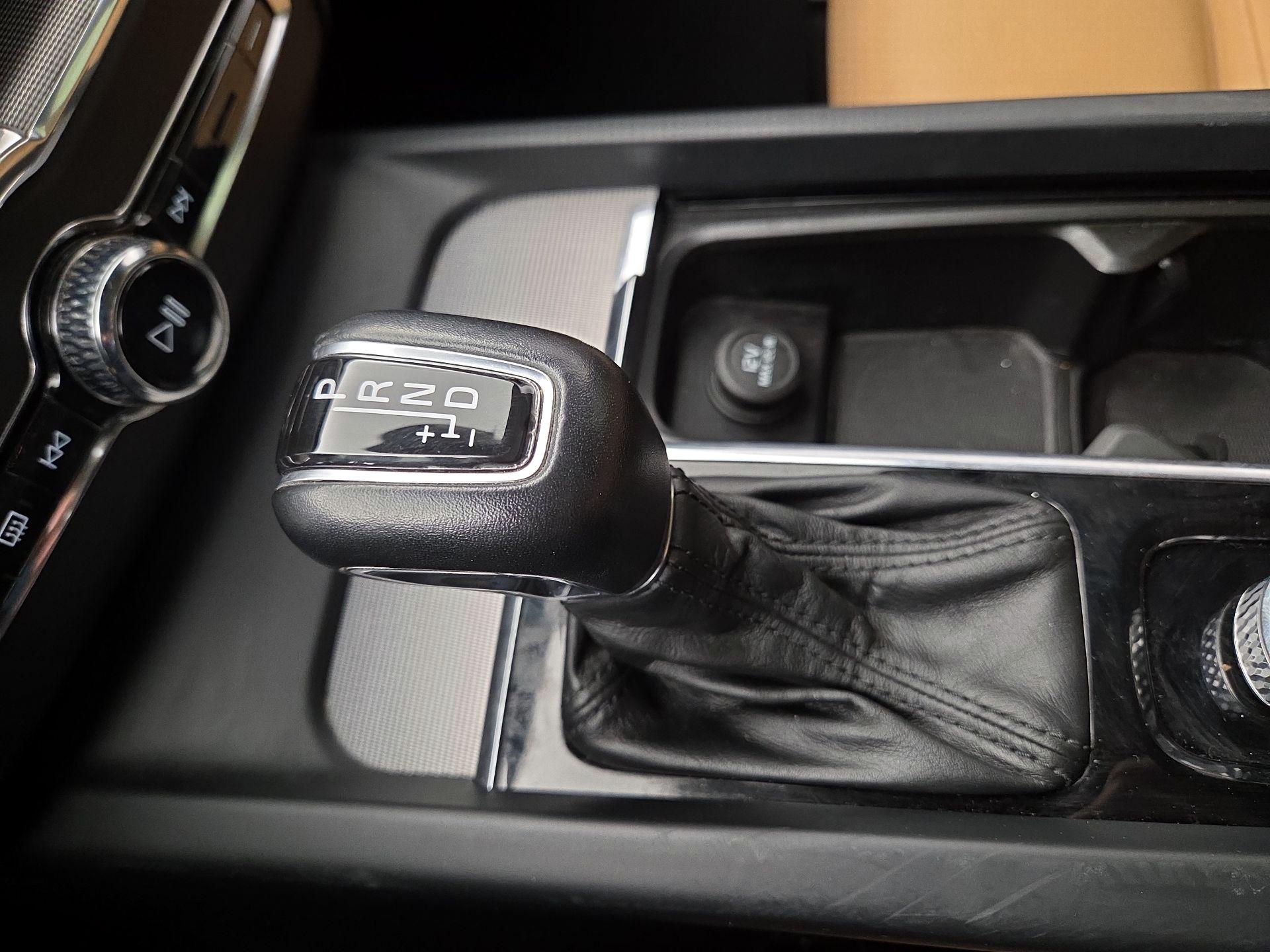 Thumbnail: 2019 Volvo XC60 - 18