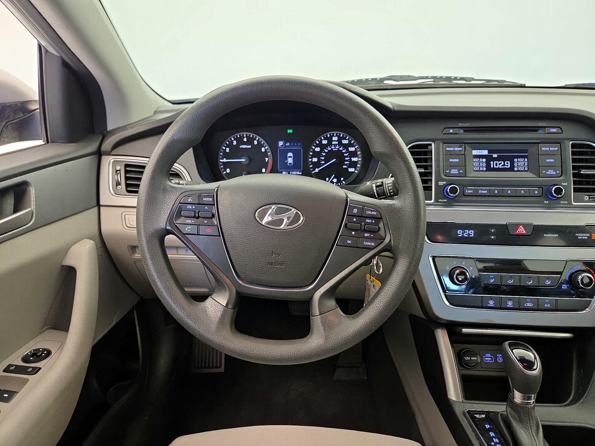 Thumbnail: 2017 Hyundai Sonata - 10