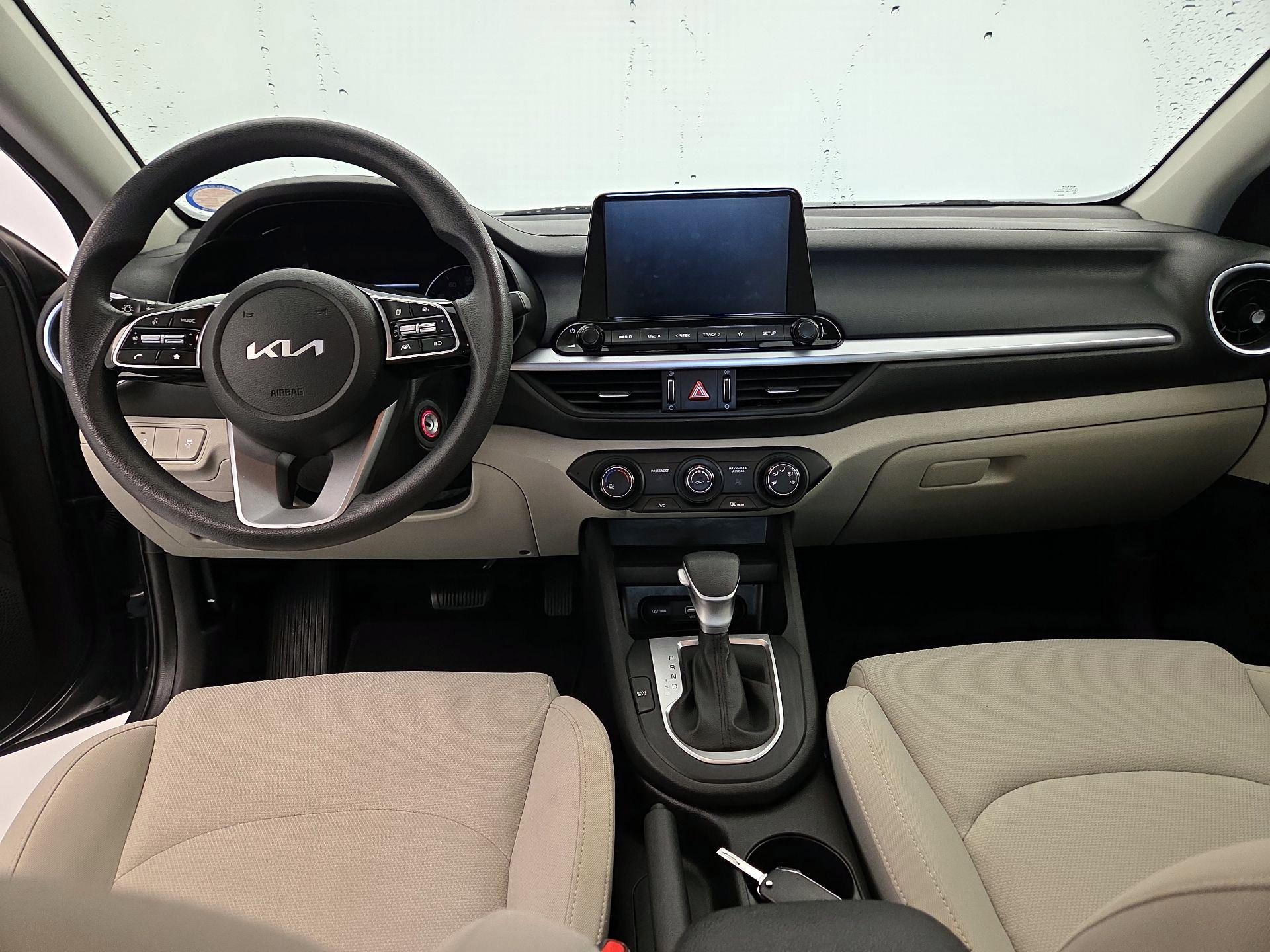 Thumbnail: 2023 Kia Forte - 9